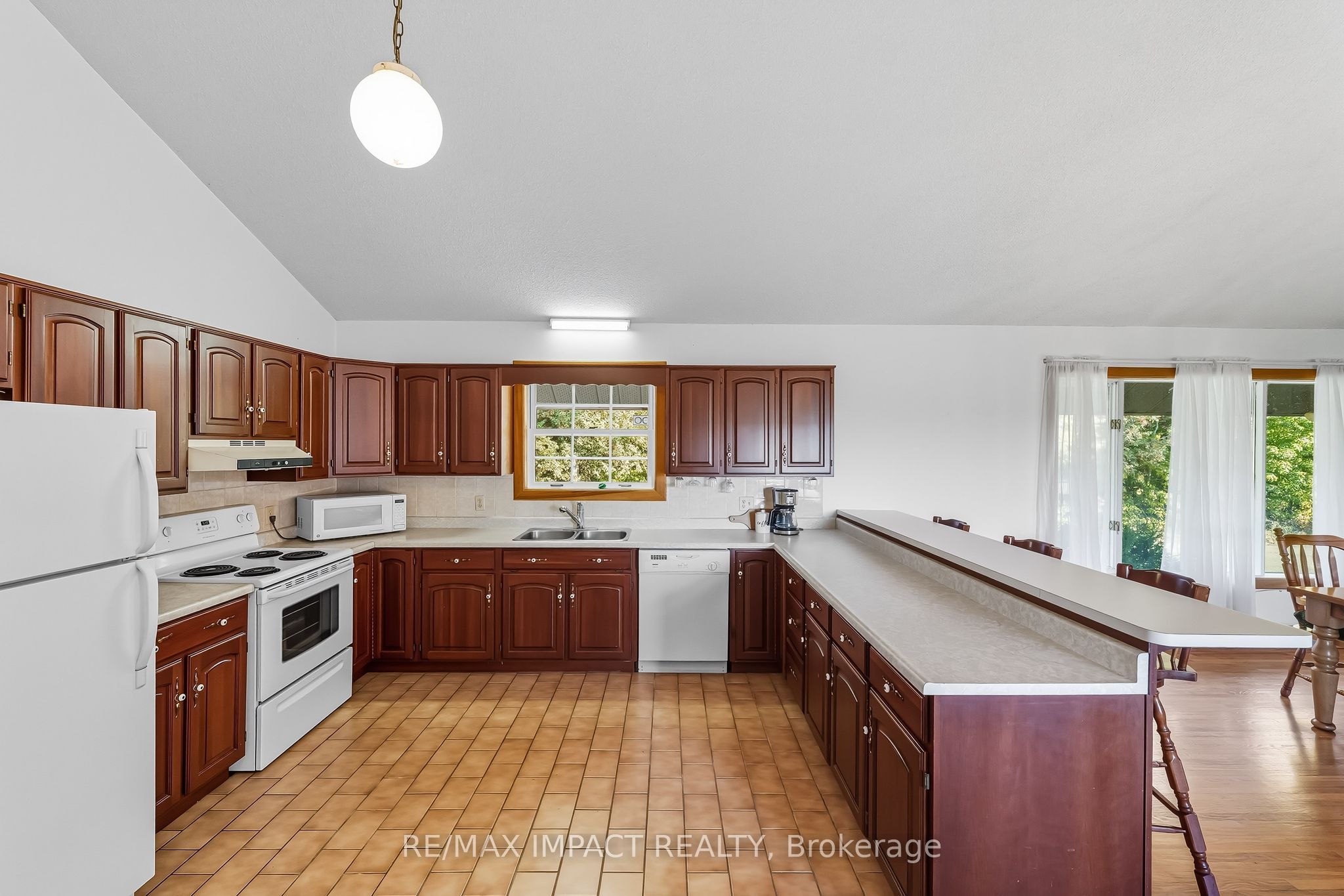 1530 10 Line W Property Photo 15