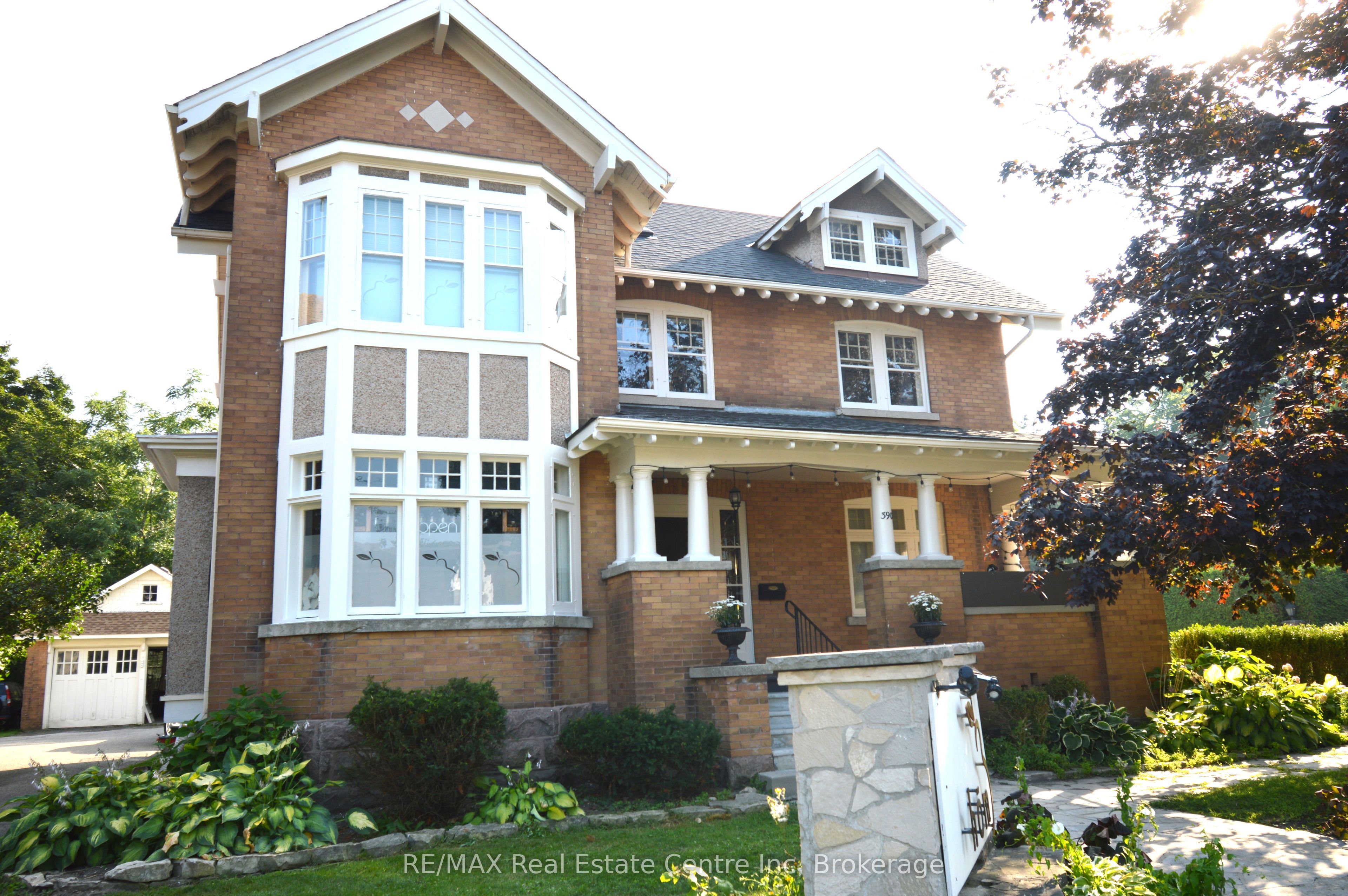 390 Main Street W Property Photo 1