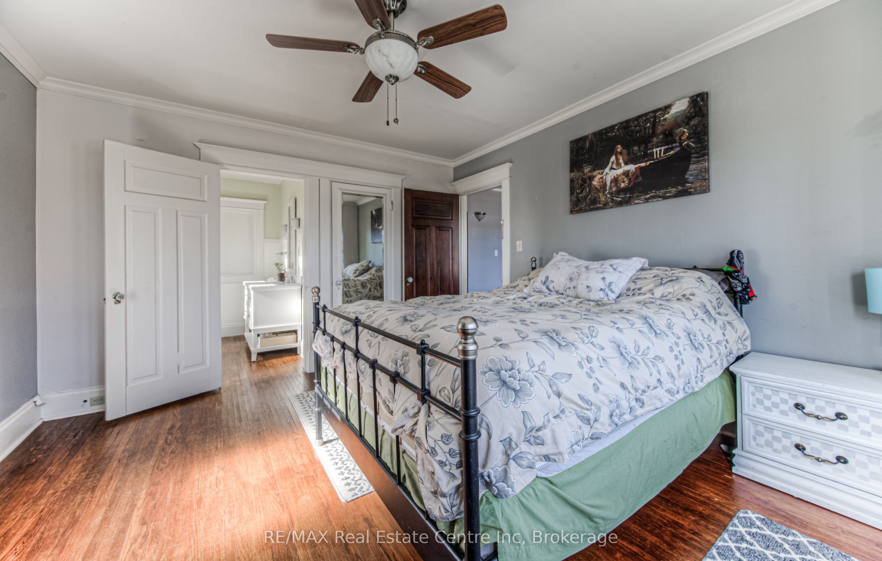 390 Main Street W Property Photo 23