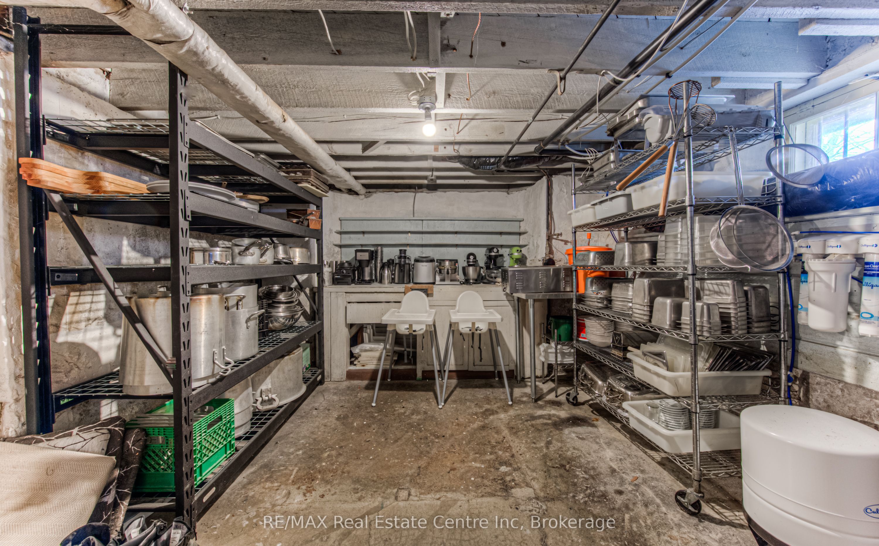 390 Main Street W Property Photo 35