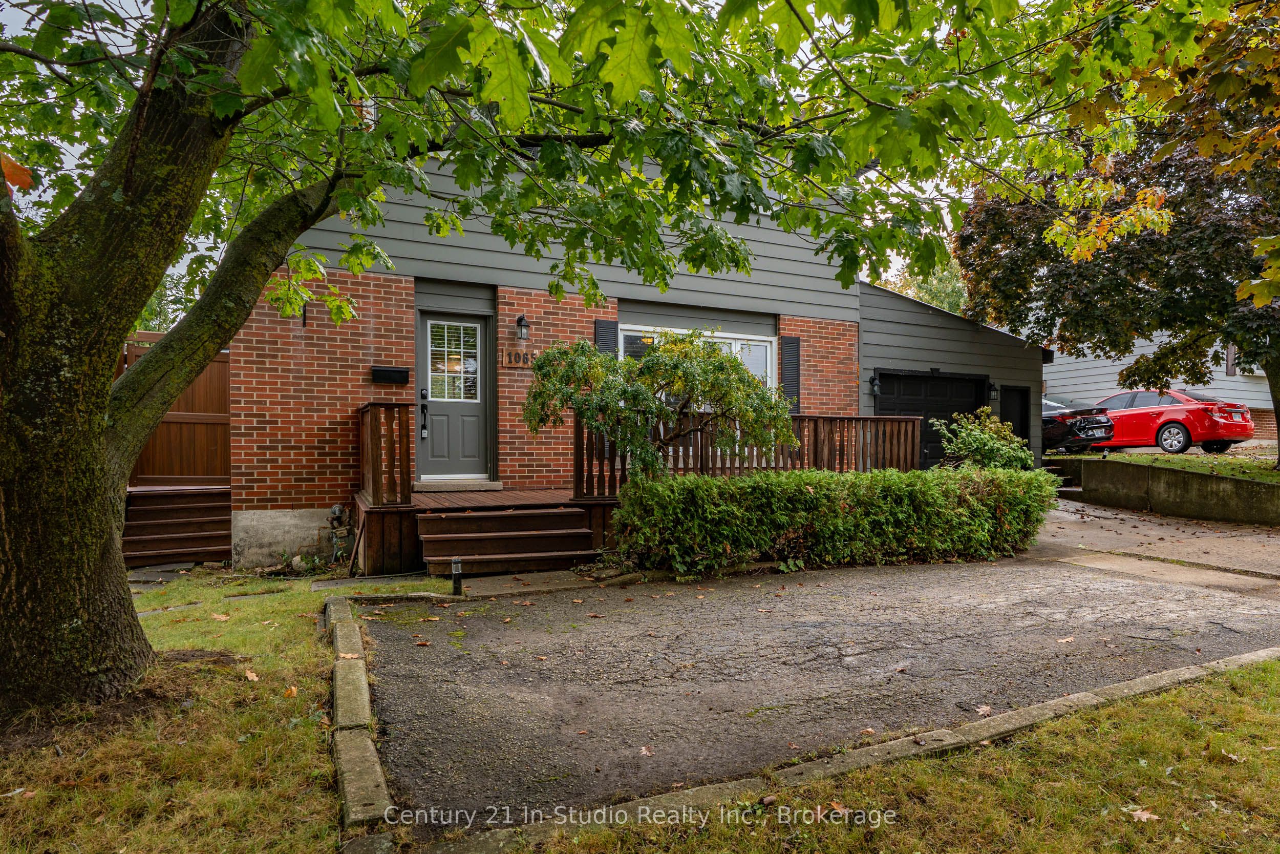 1065 10th Avenue E Property Photo 3