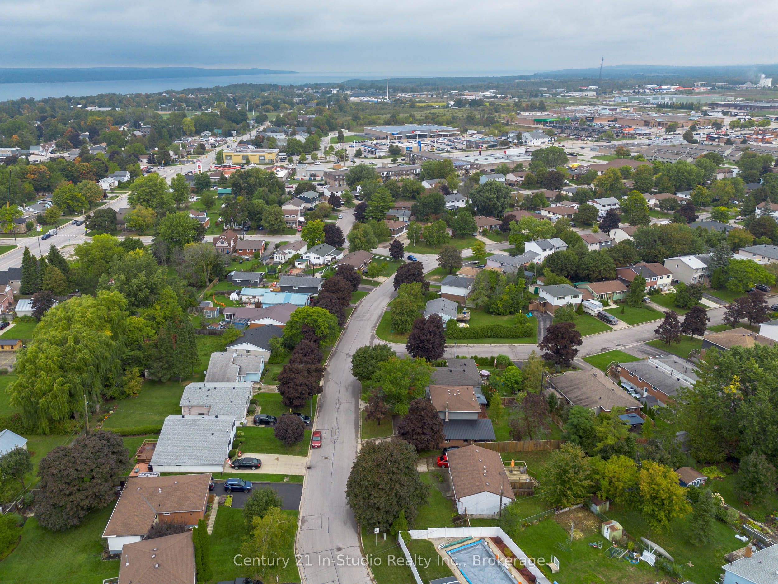 1065 10th Avenue E Property Photo 9