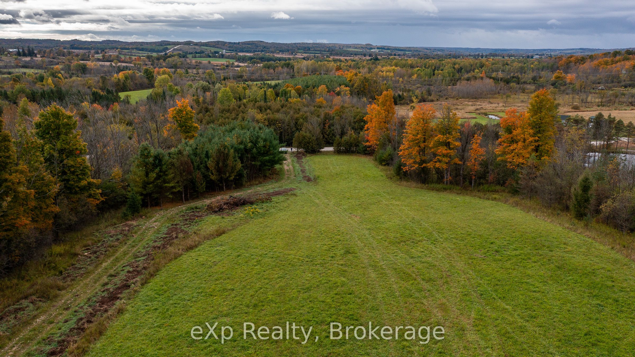 084482 6 Side Road Property Photo 8