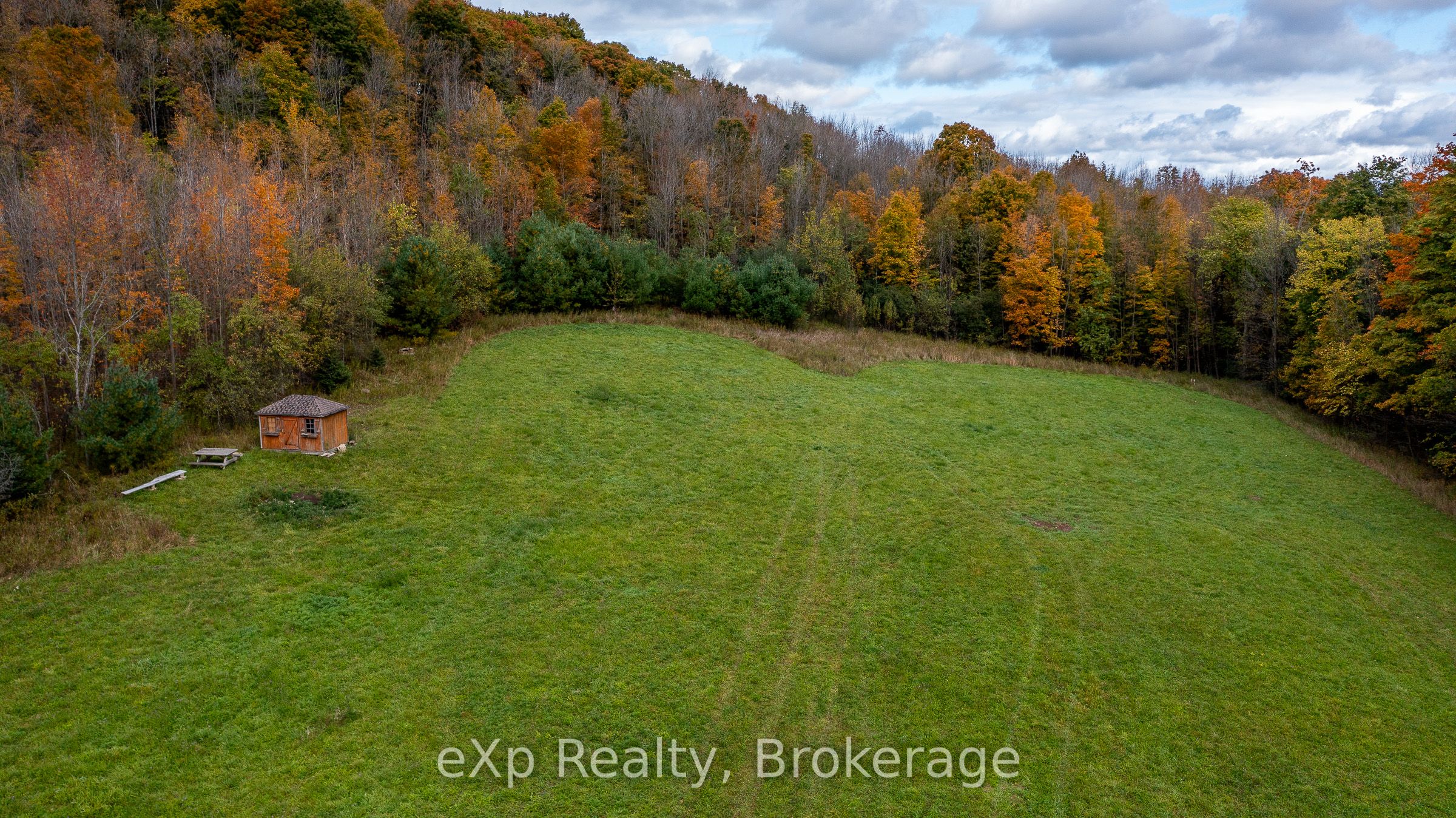 084482 6 Side Road Property Photo 9