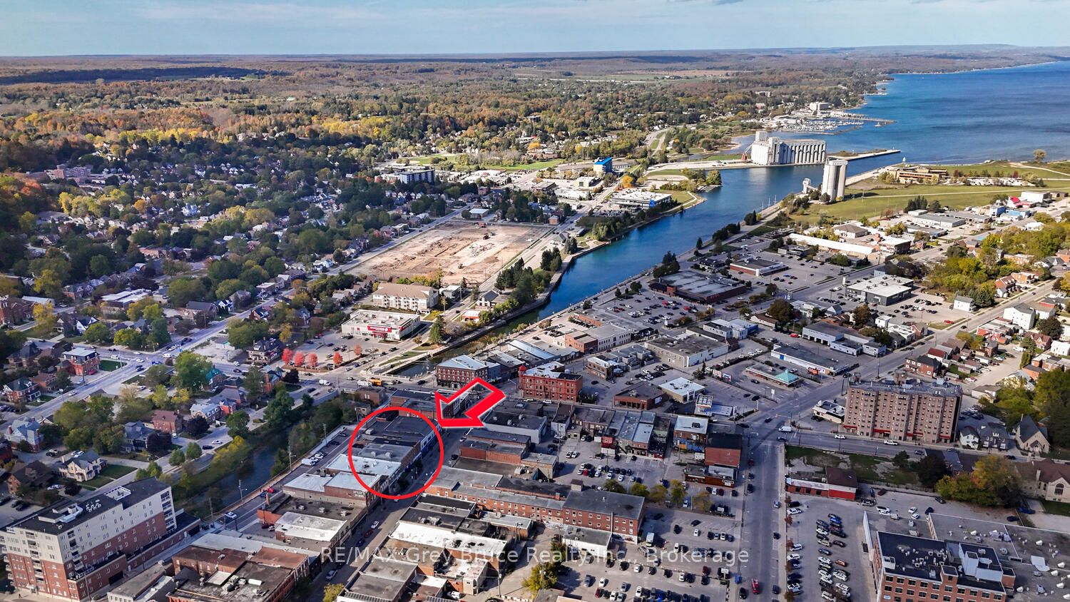 958 2nd Avenue E Property Photo 5