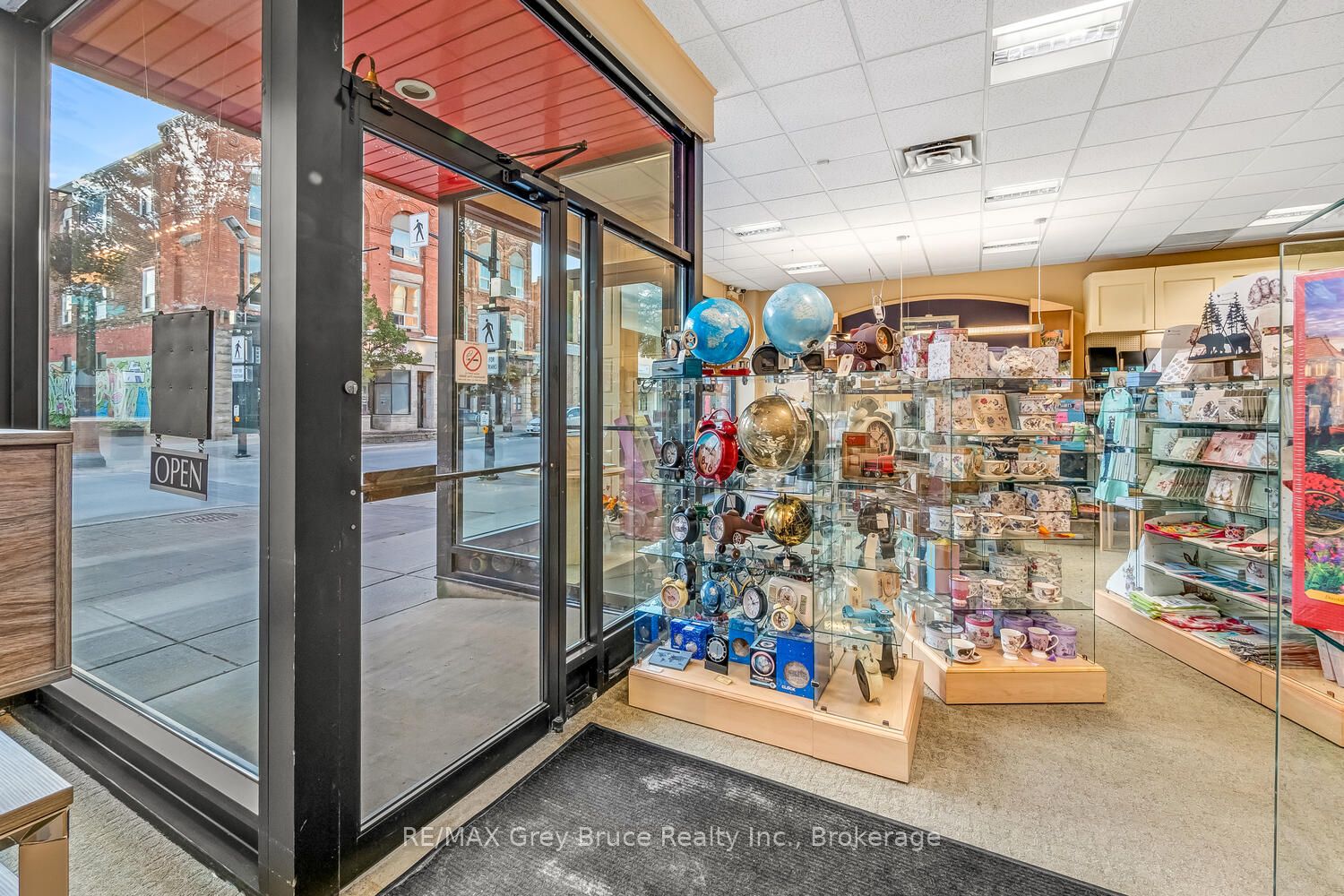 958 2nd Avenue E Property Photo 9