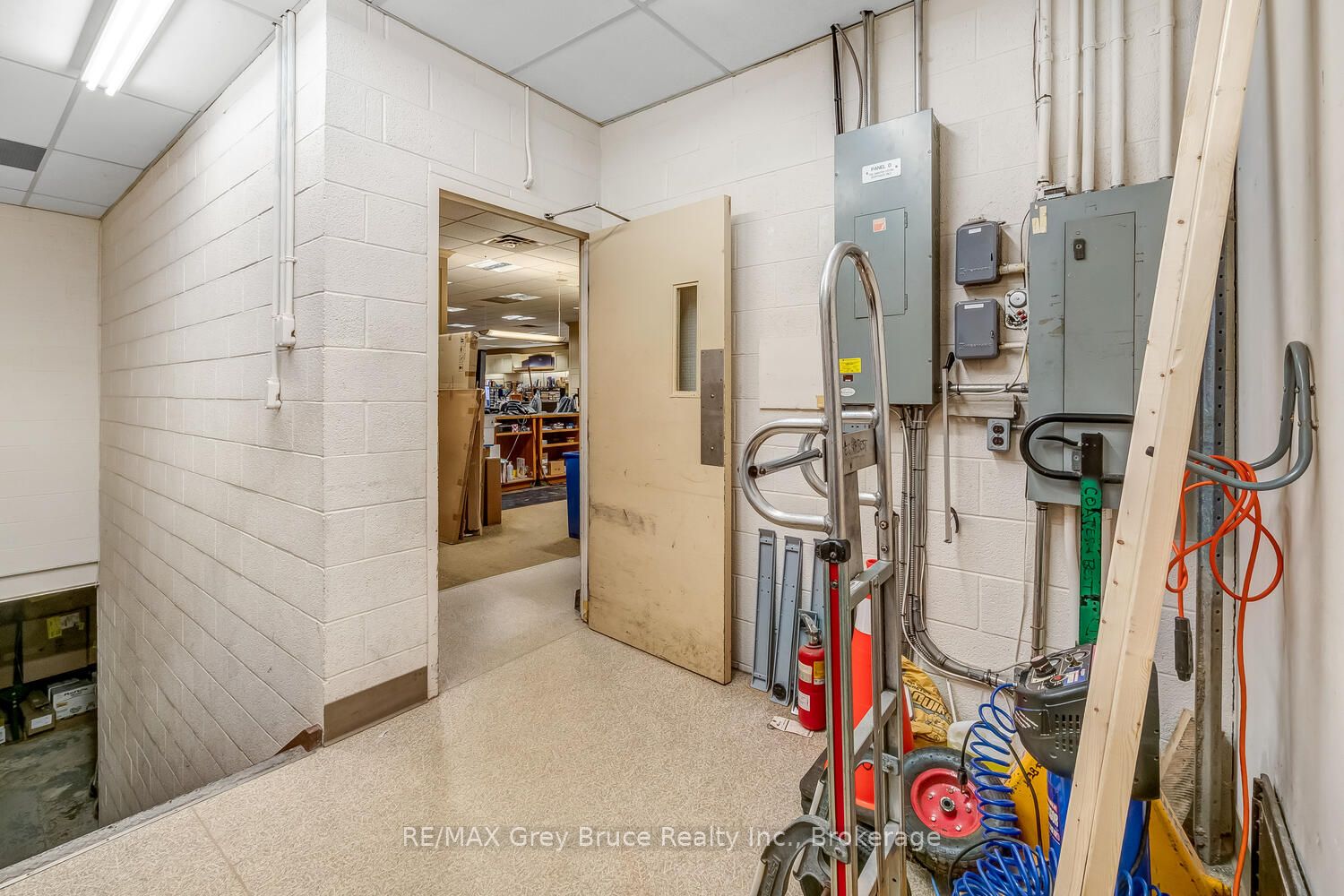 958 2nd Avenue E Property Photo 17