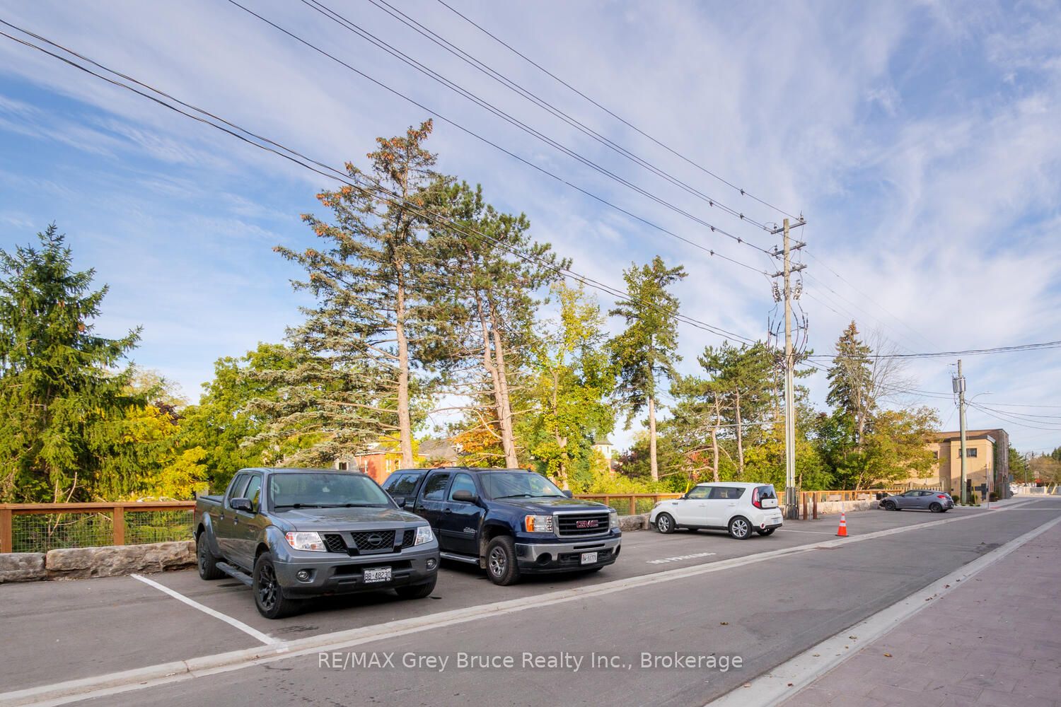 958 2nd Avenue E Property Photo 21