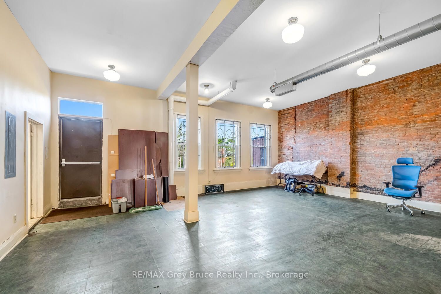 958 2nd Avenue E Property Photo 35