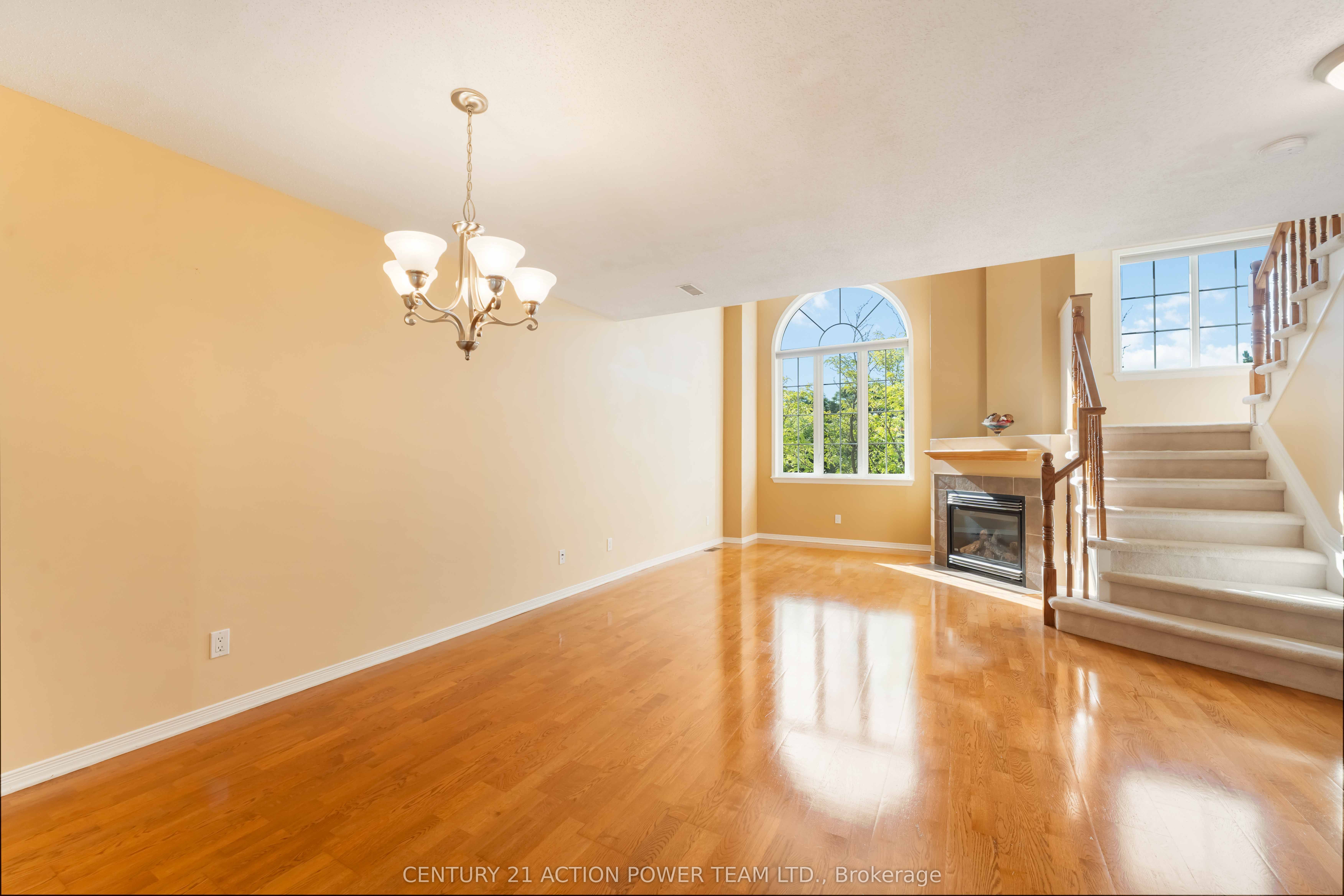 123 Gatestone Private 13 Property Photo 3