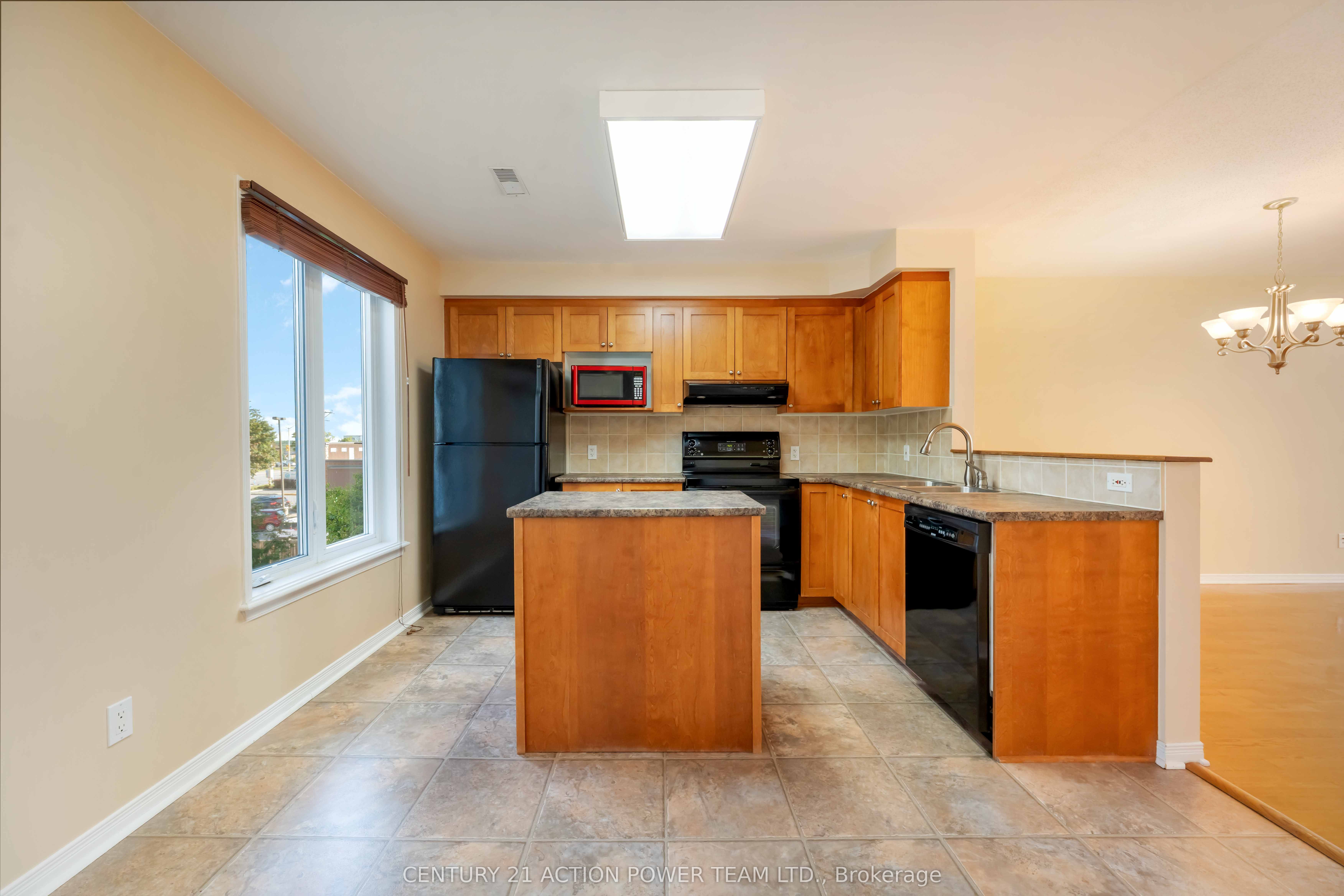 123 Gatestone Private 13 Property Photo 8