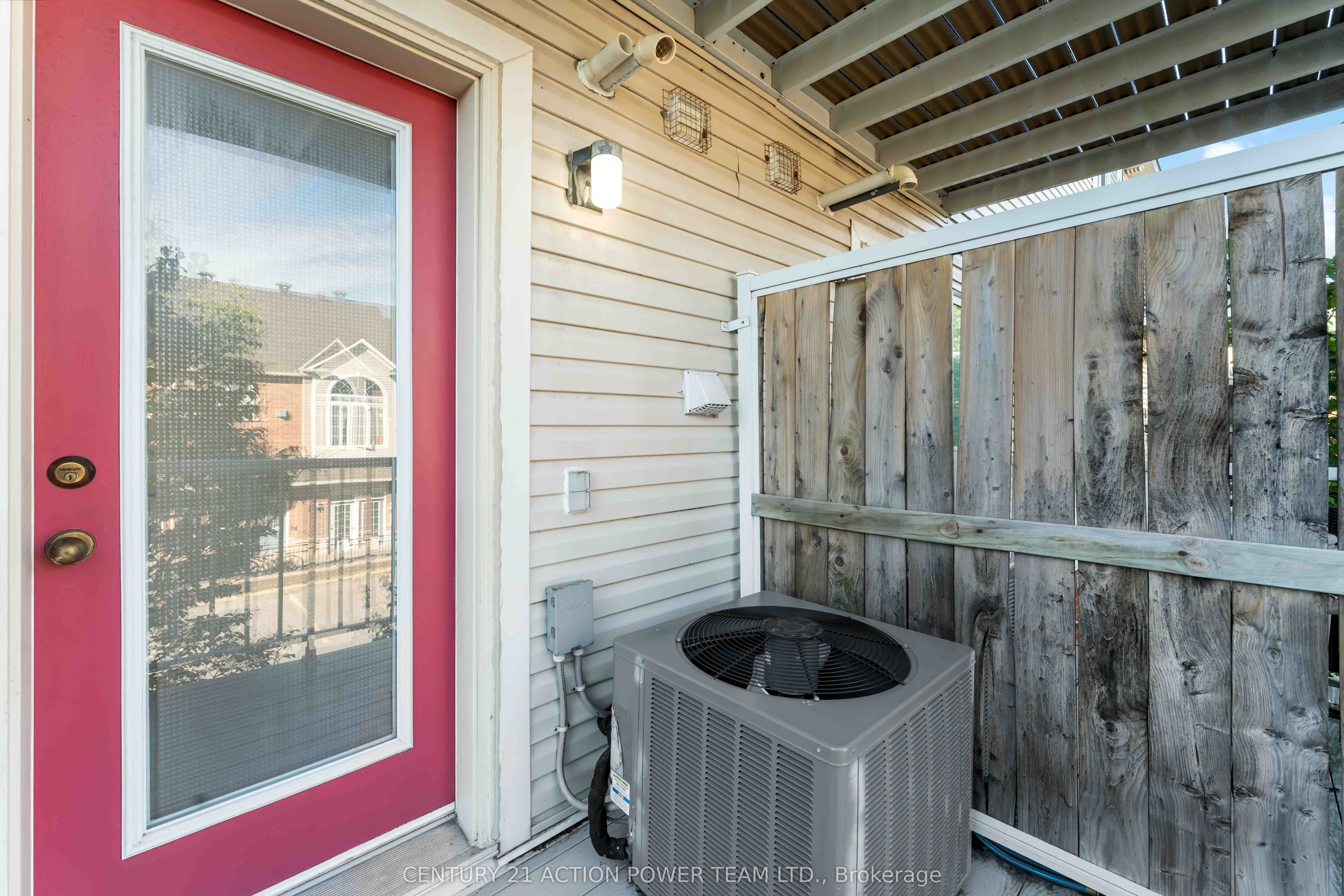 123 Gatestone Private 13 Property Photo 24