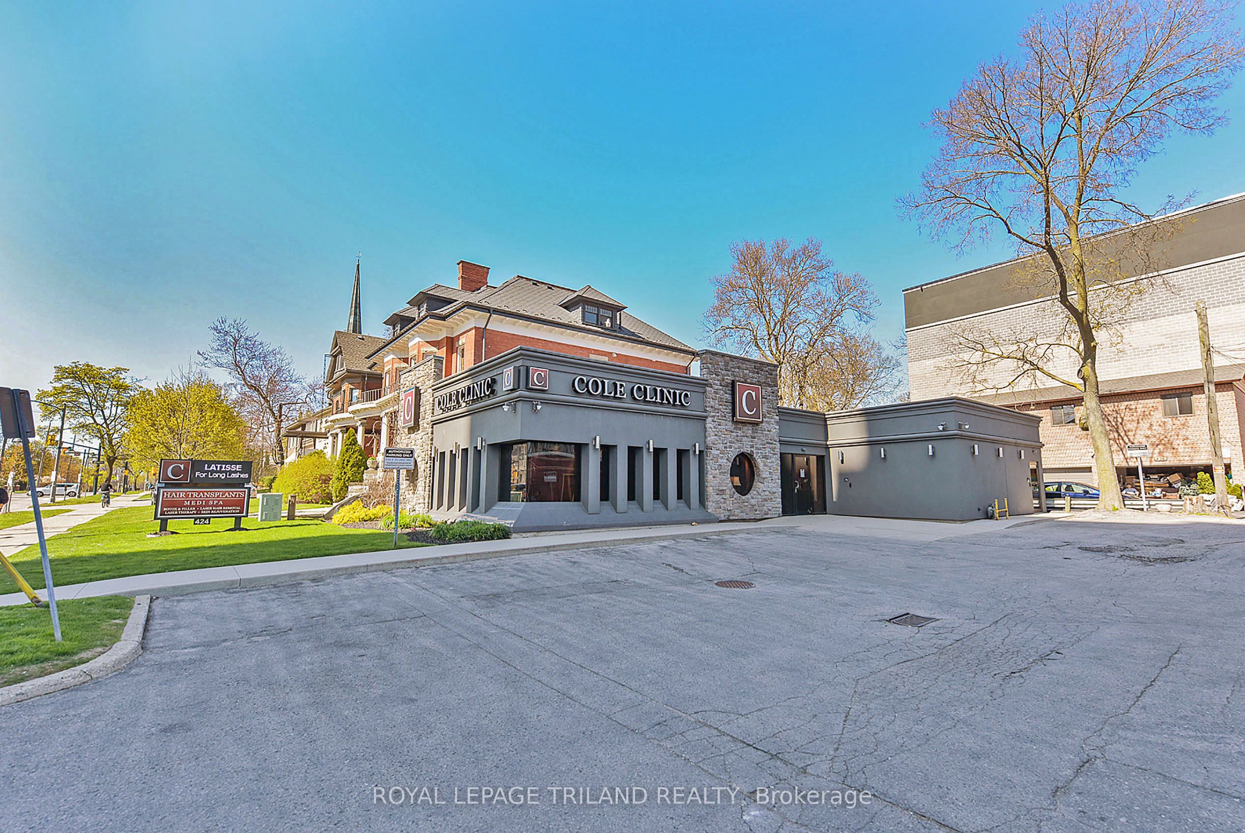 424 Waterloo St Property Photo 4