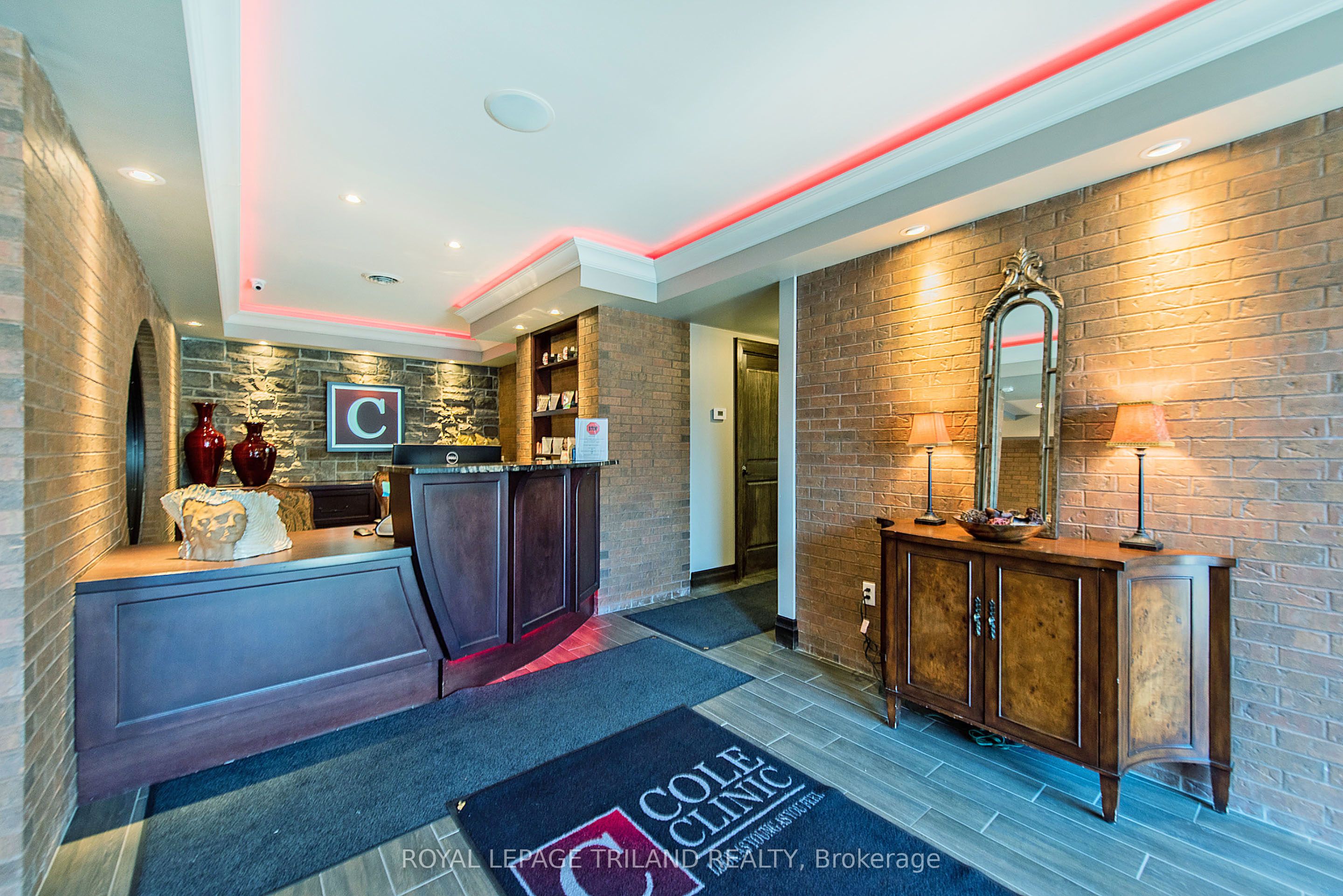 424 Waterloo St Property Photo 5