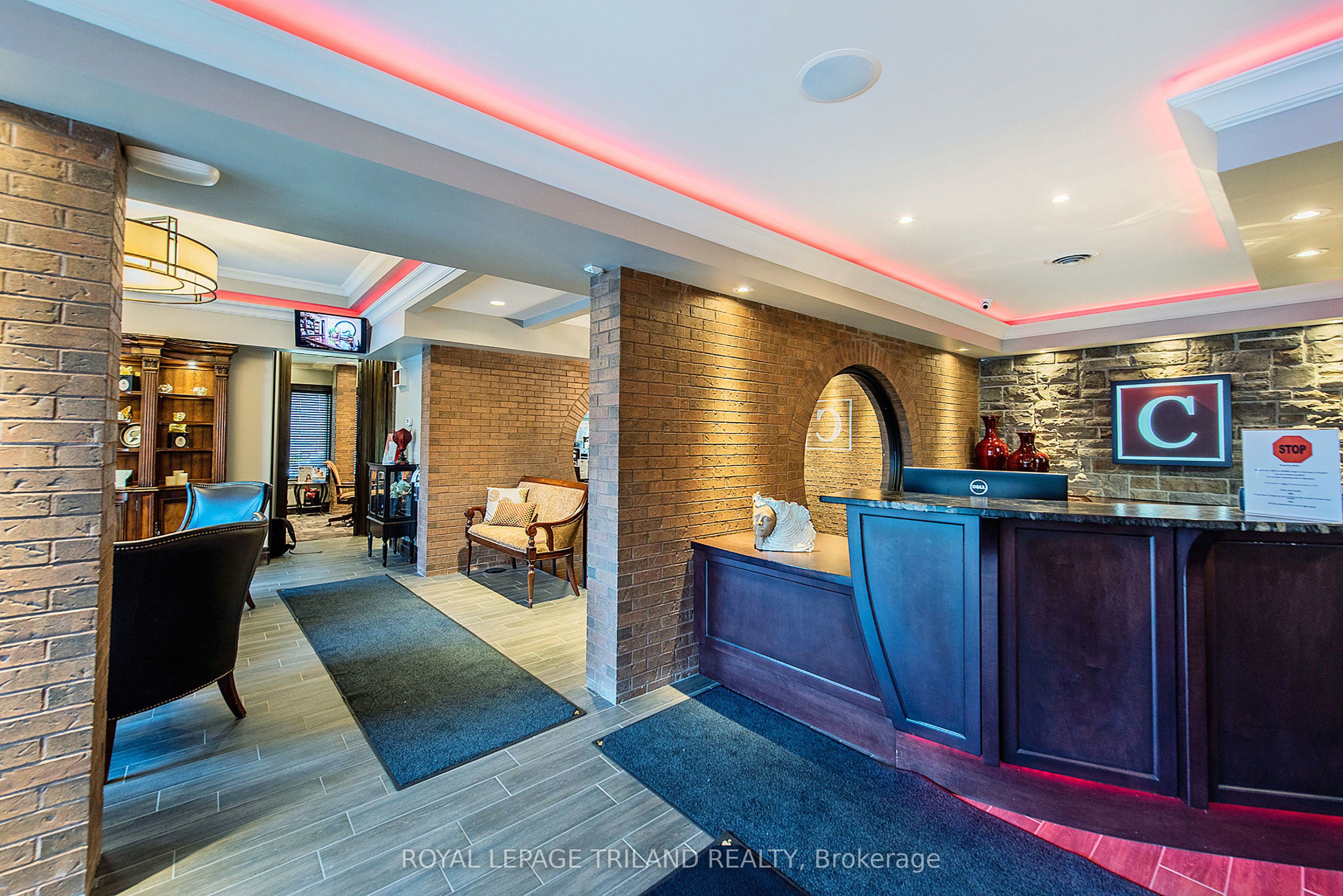 424 Waterloo St Property Photo 6