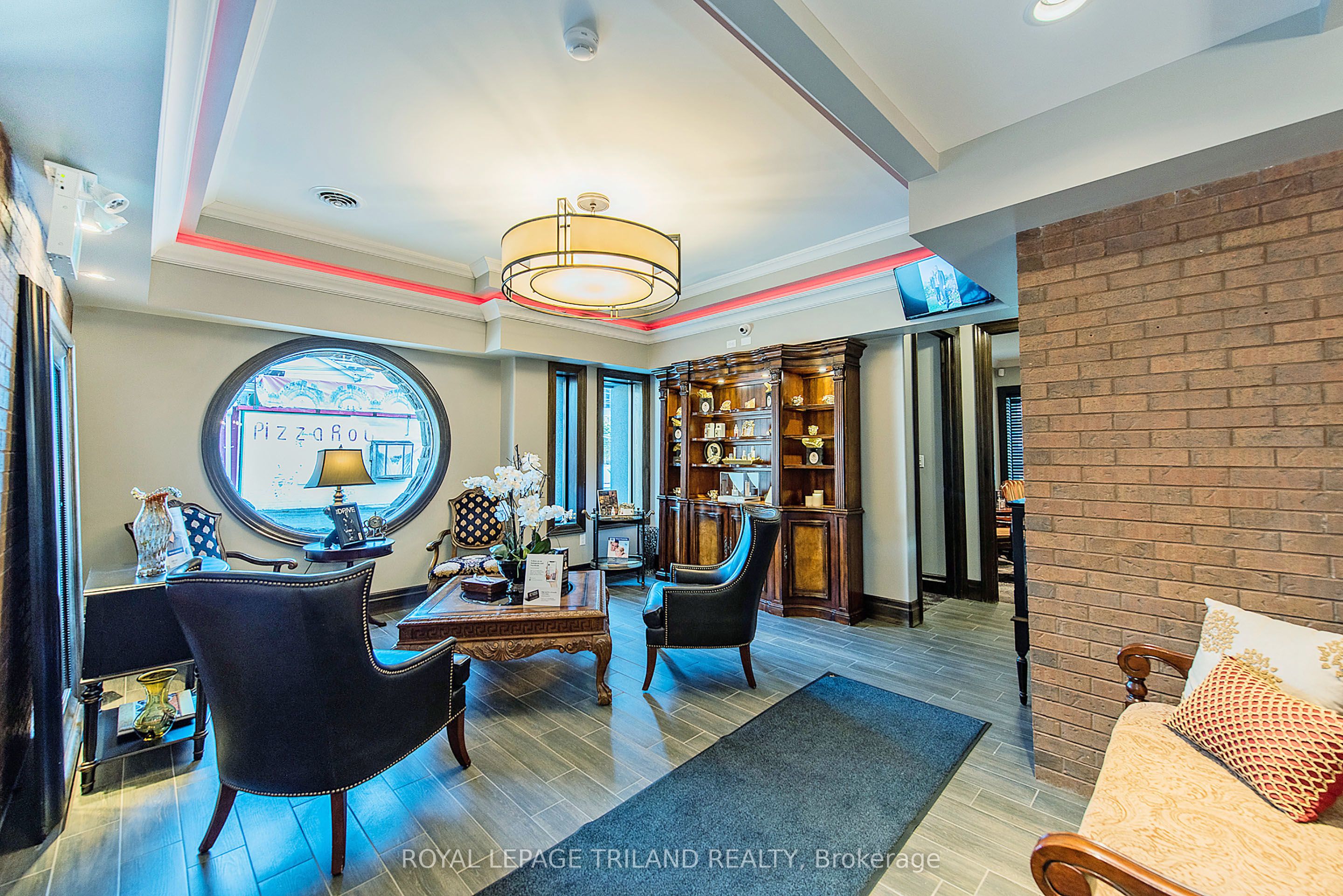 424 Waterloo St Property Photo 10