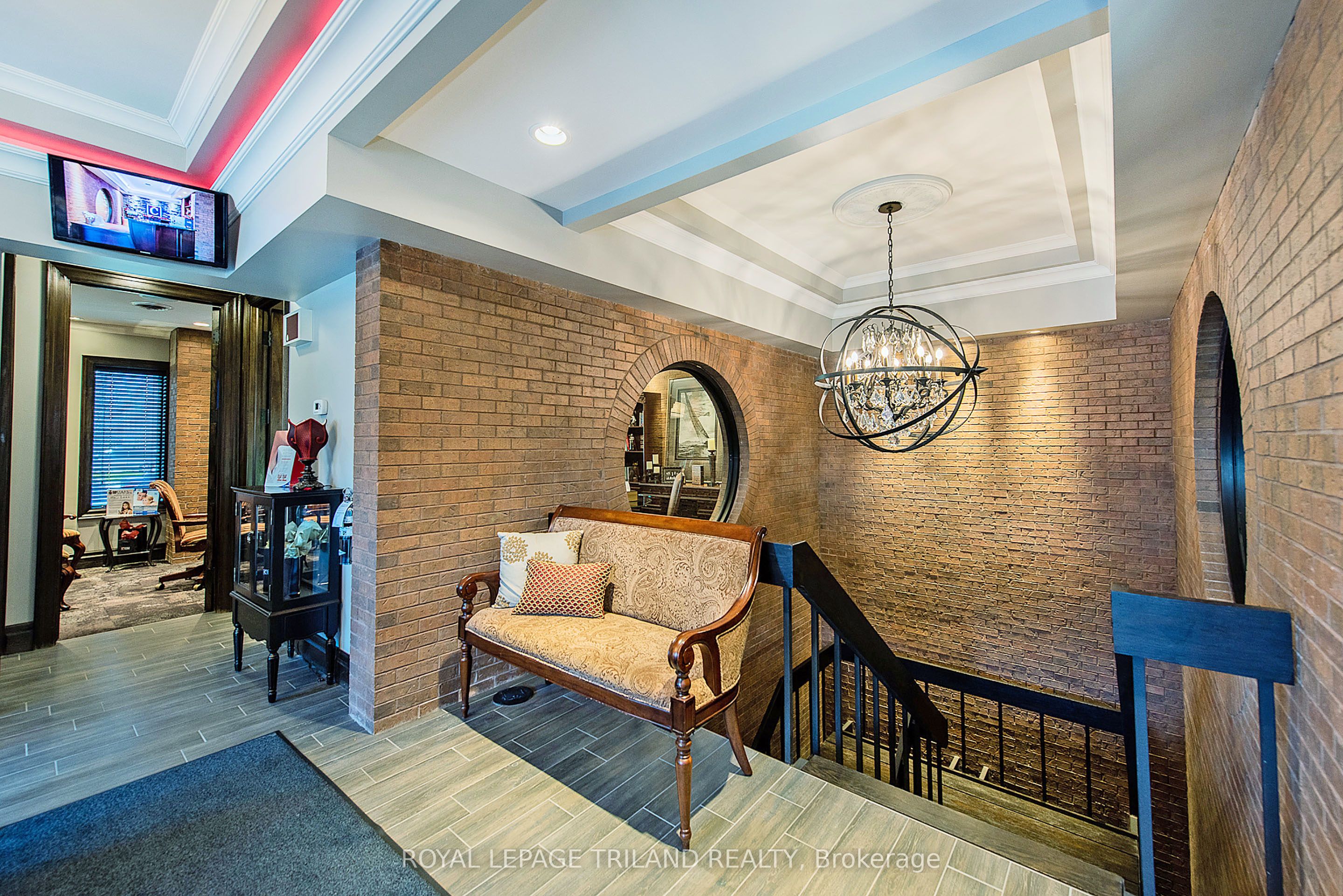 424 Waterloo St Property Photo 12