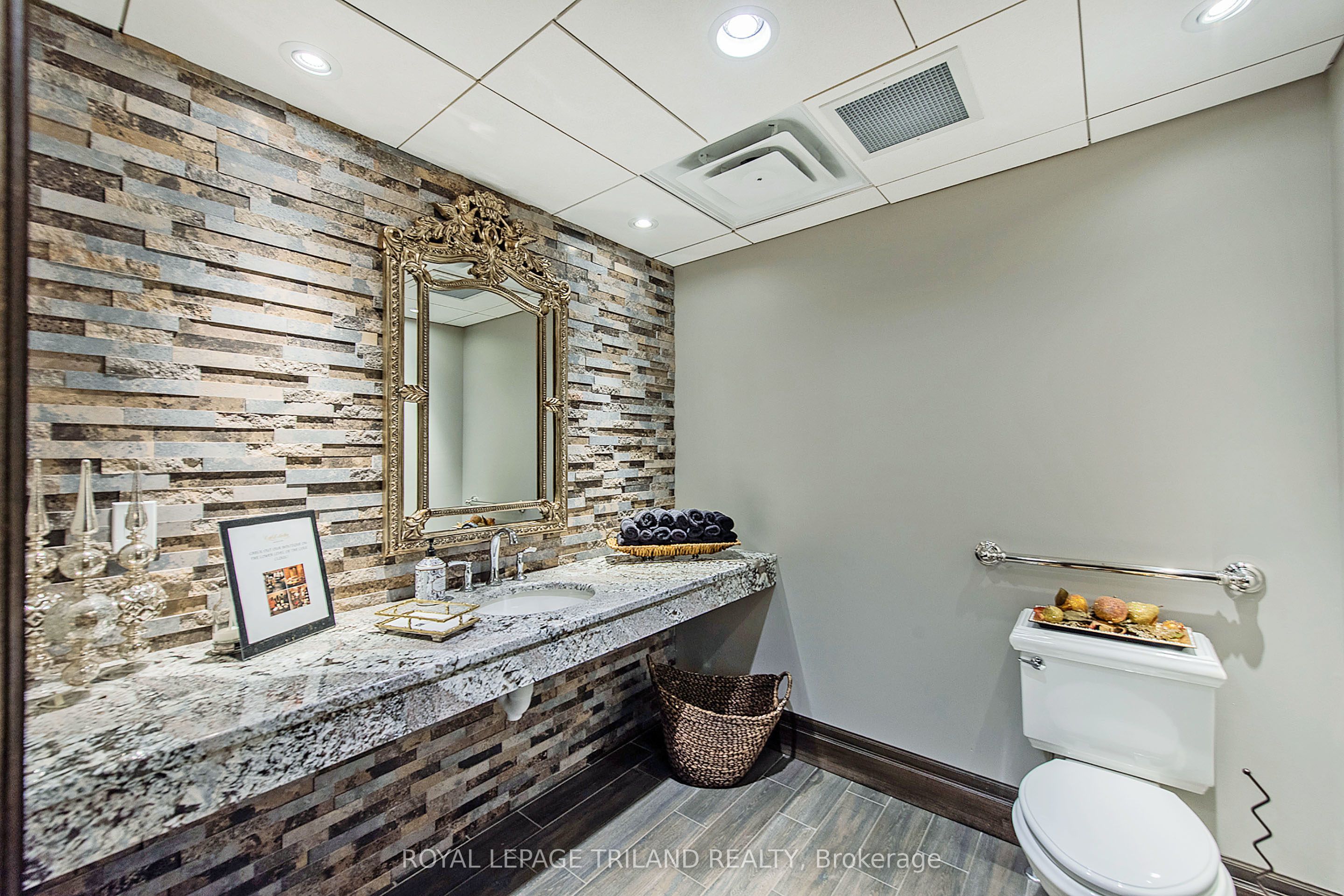 424 Waterloo St Property Photo 21