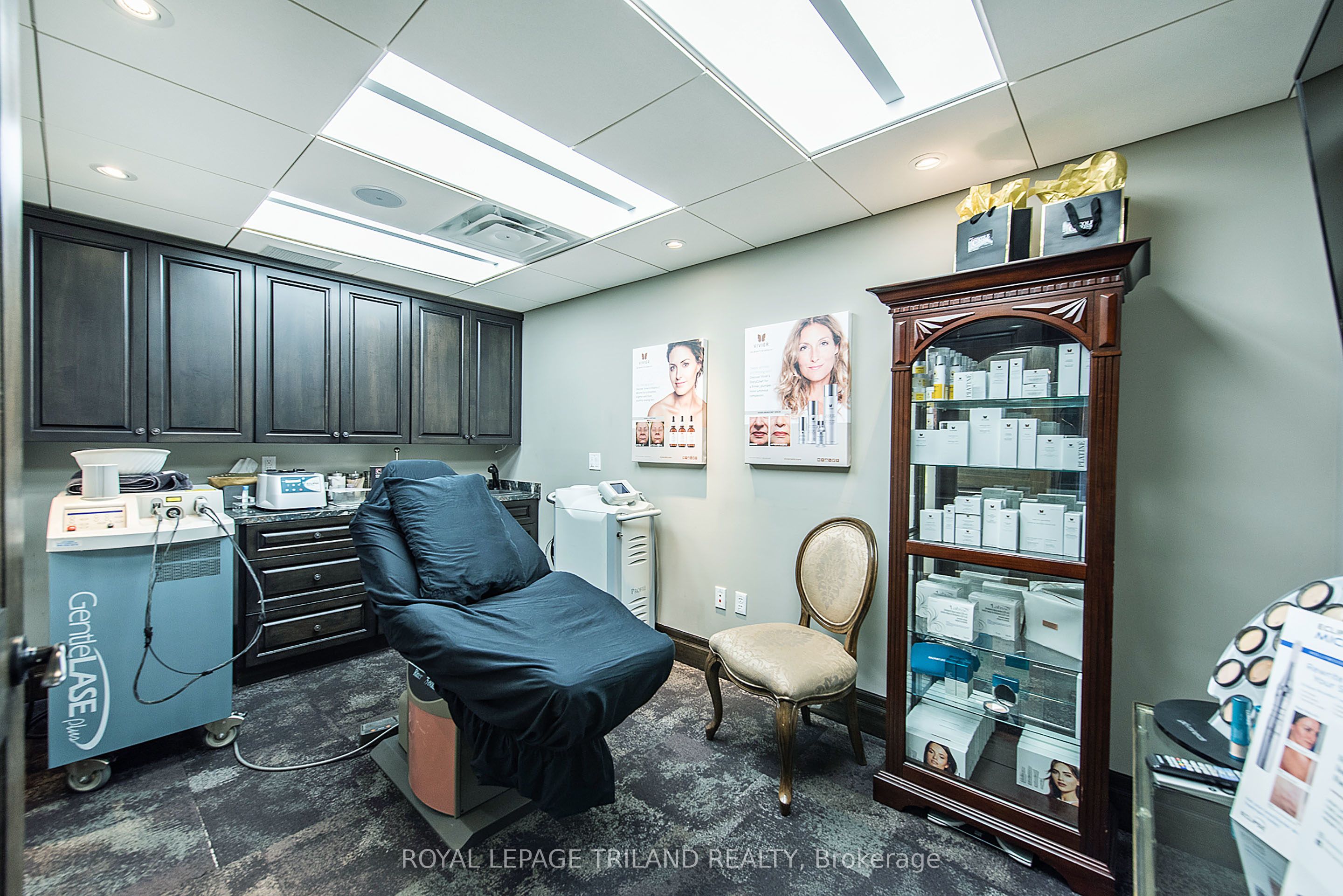 424 Waterloo St Property Photo 24