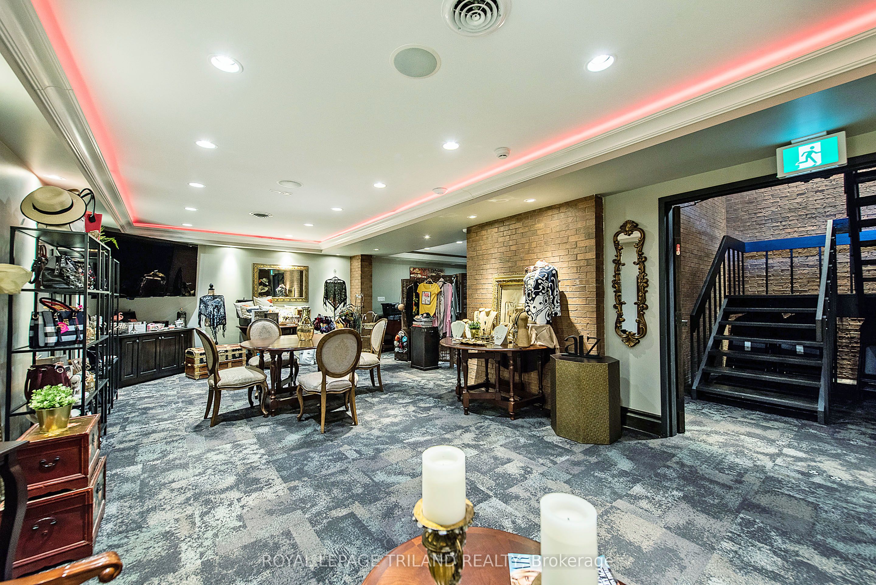 424 Waterloo St Property Photo 32