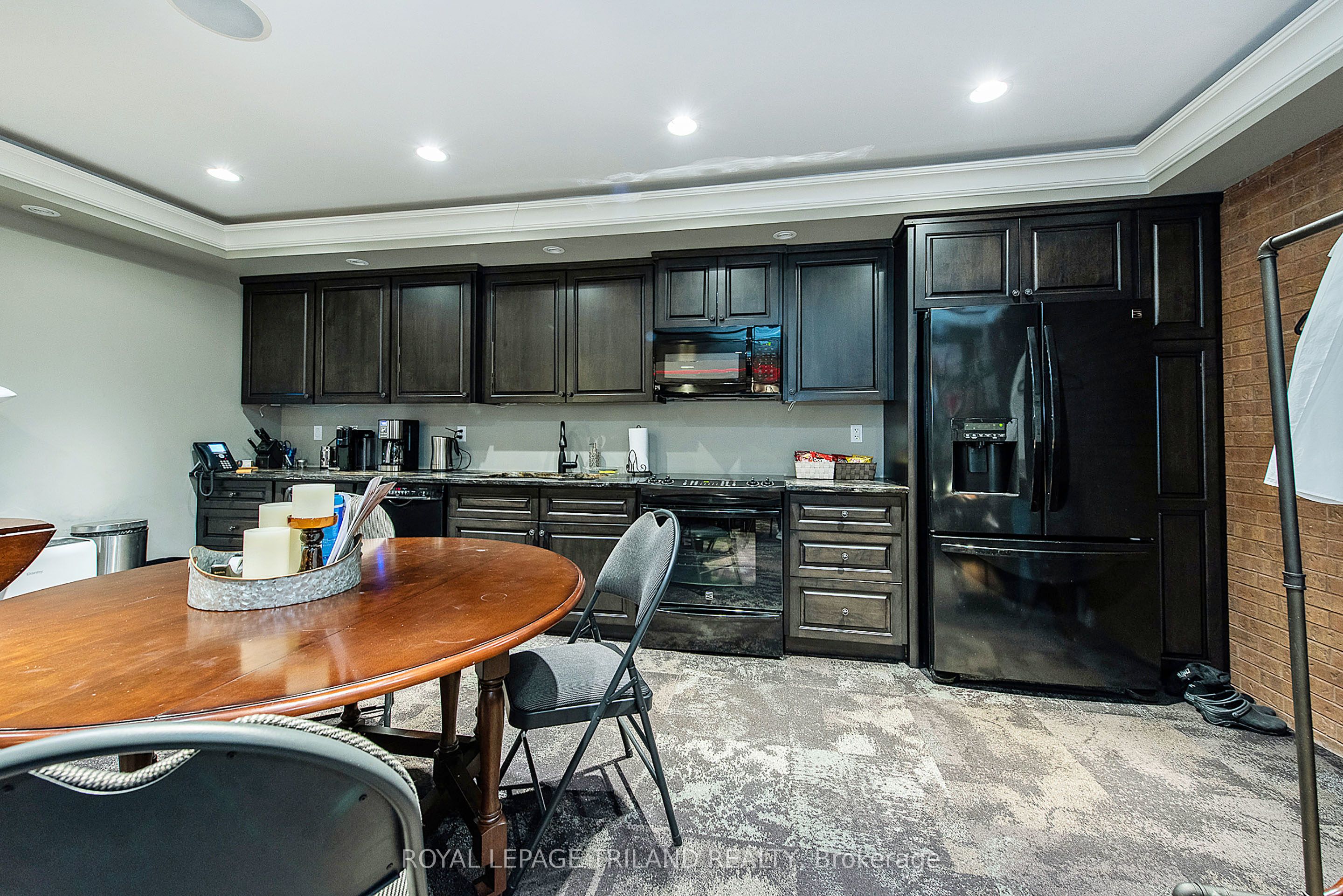 424 Waterloo St Property Photo 34