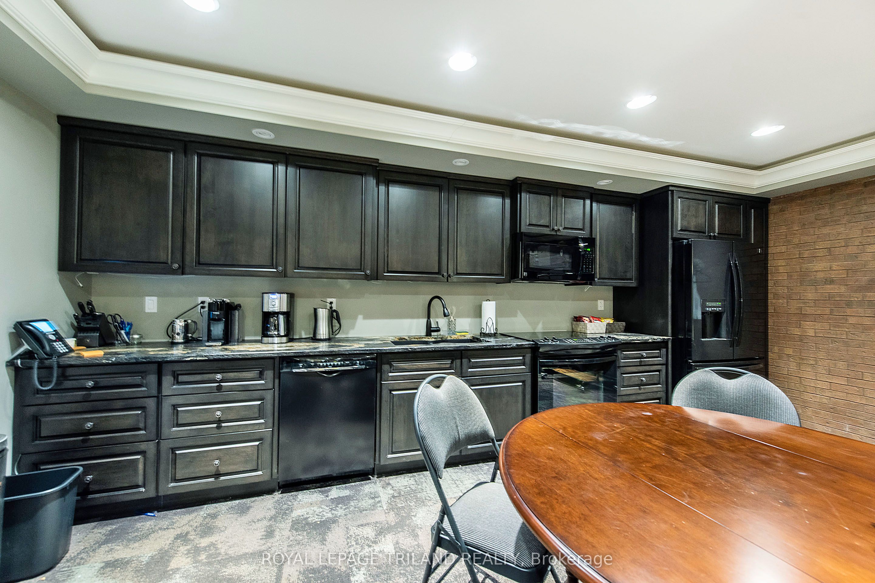 424 Waterloo St Property Photo 35