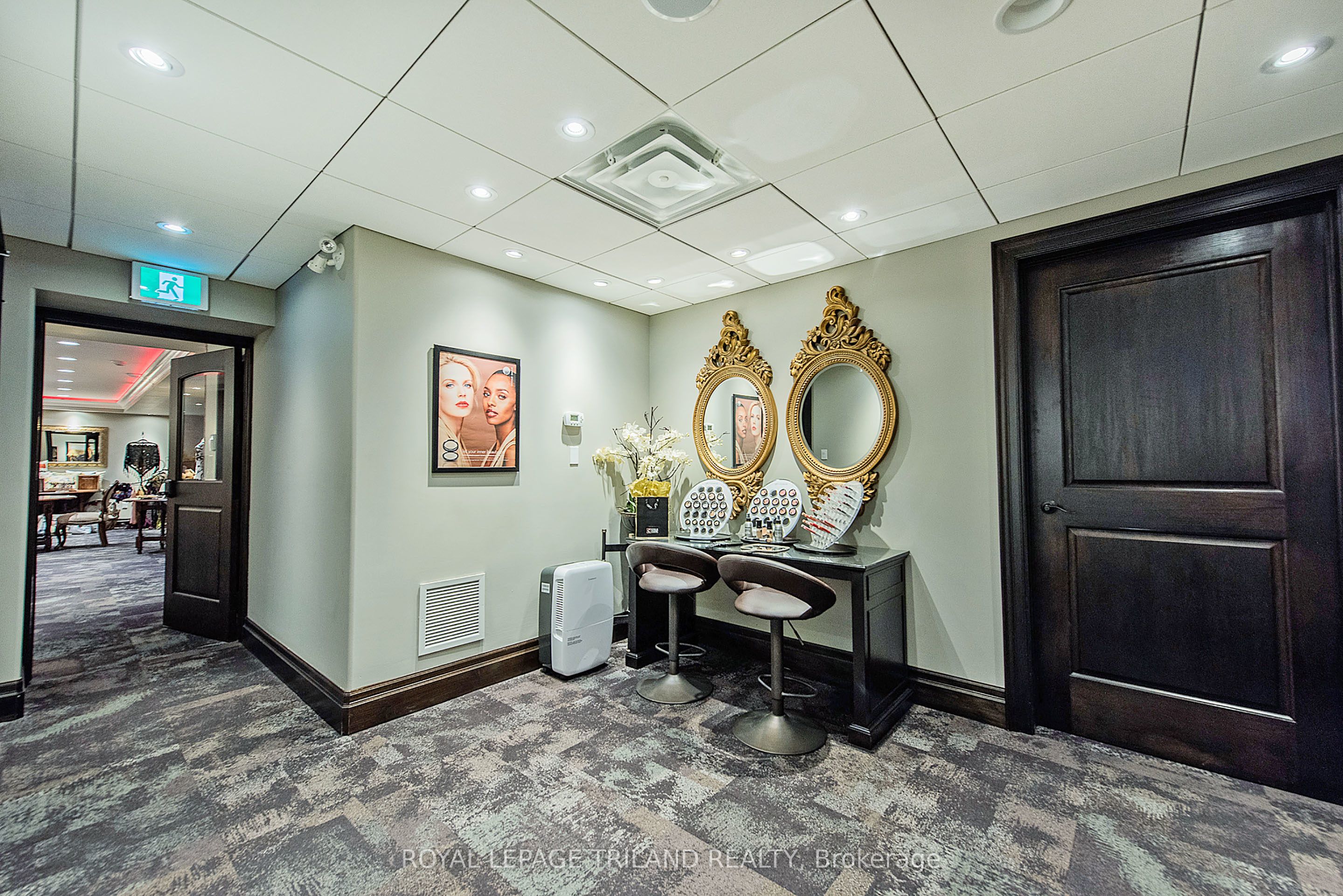 424 Waterloo St Property Photo 36