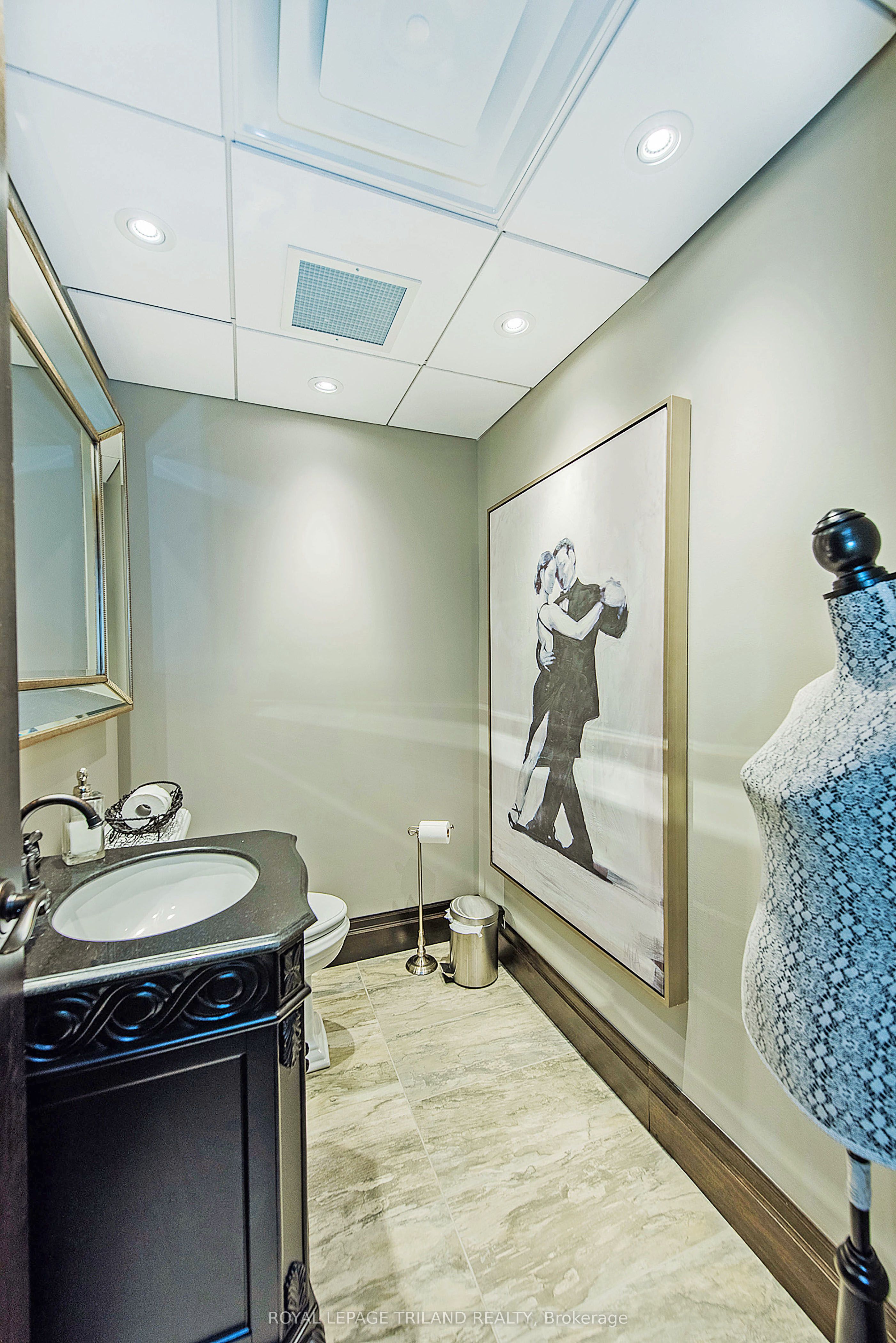 424 Waterloo St Property Photo 44