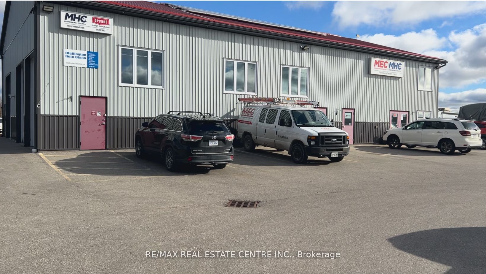 770 Glengarry Crescent B Property Photo 1