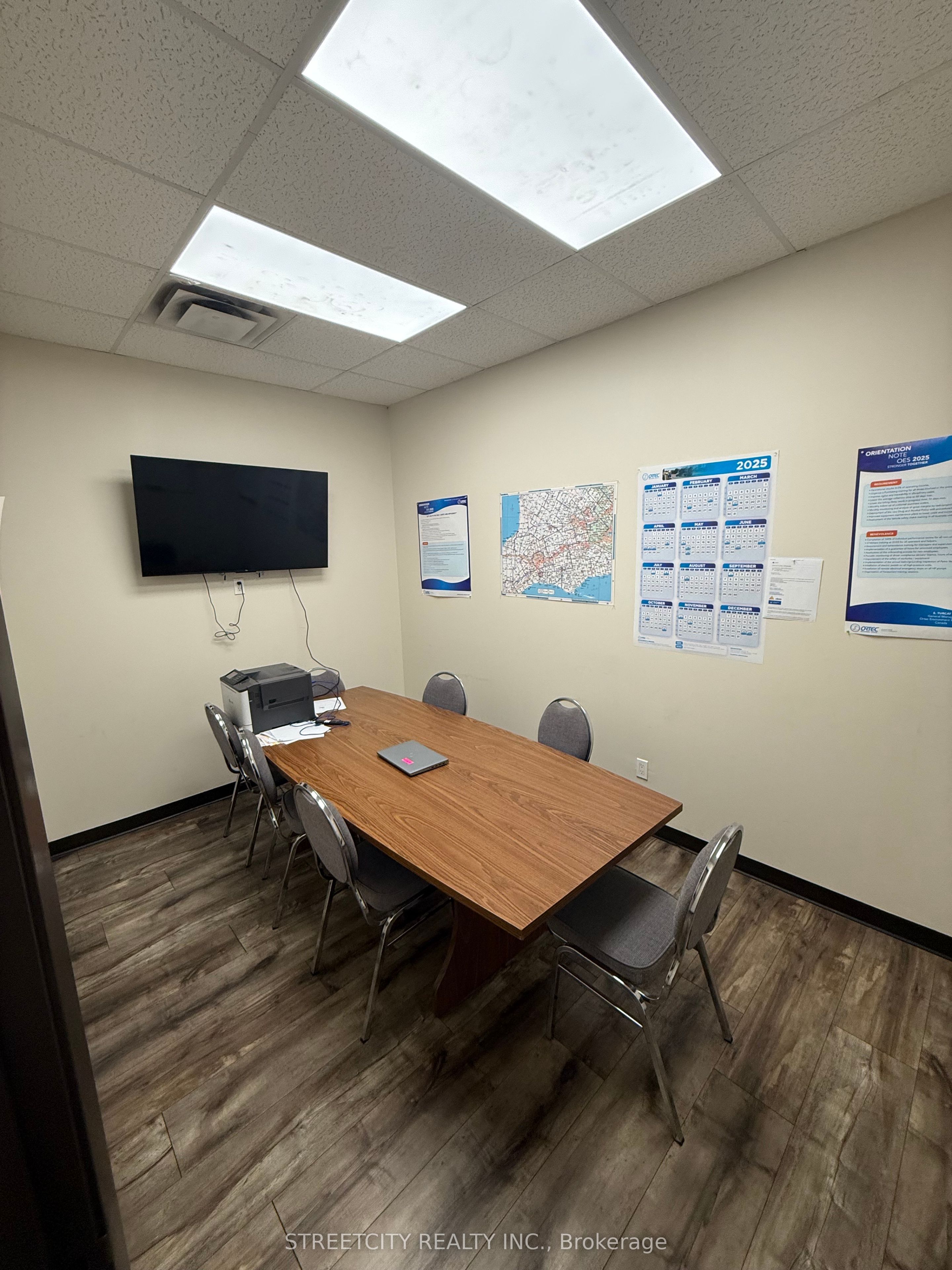 376 Sovereign Road Property Photo 3