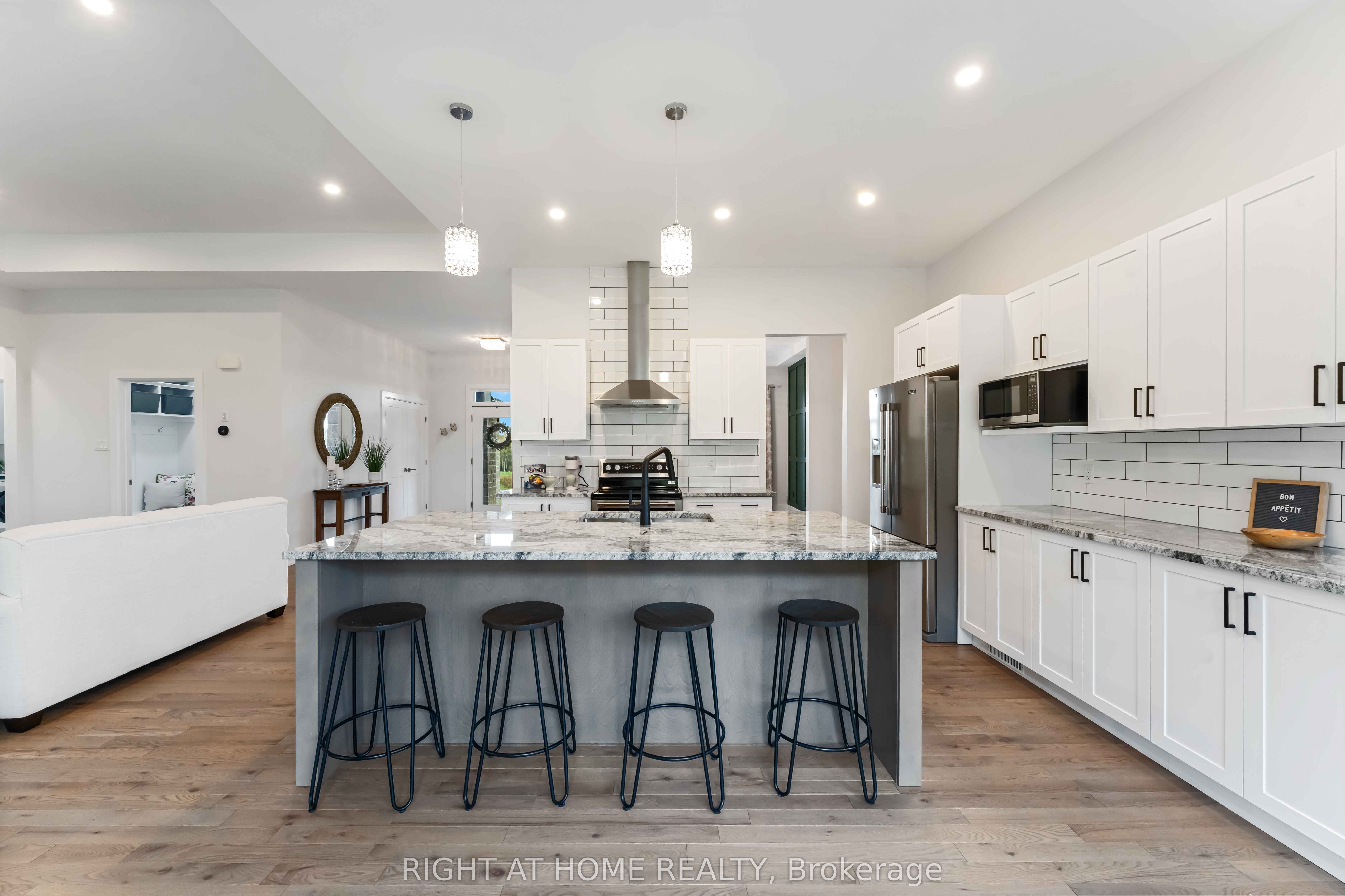 408 Gaelic Glen Ridge Property Photo 9