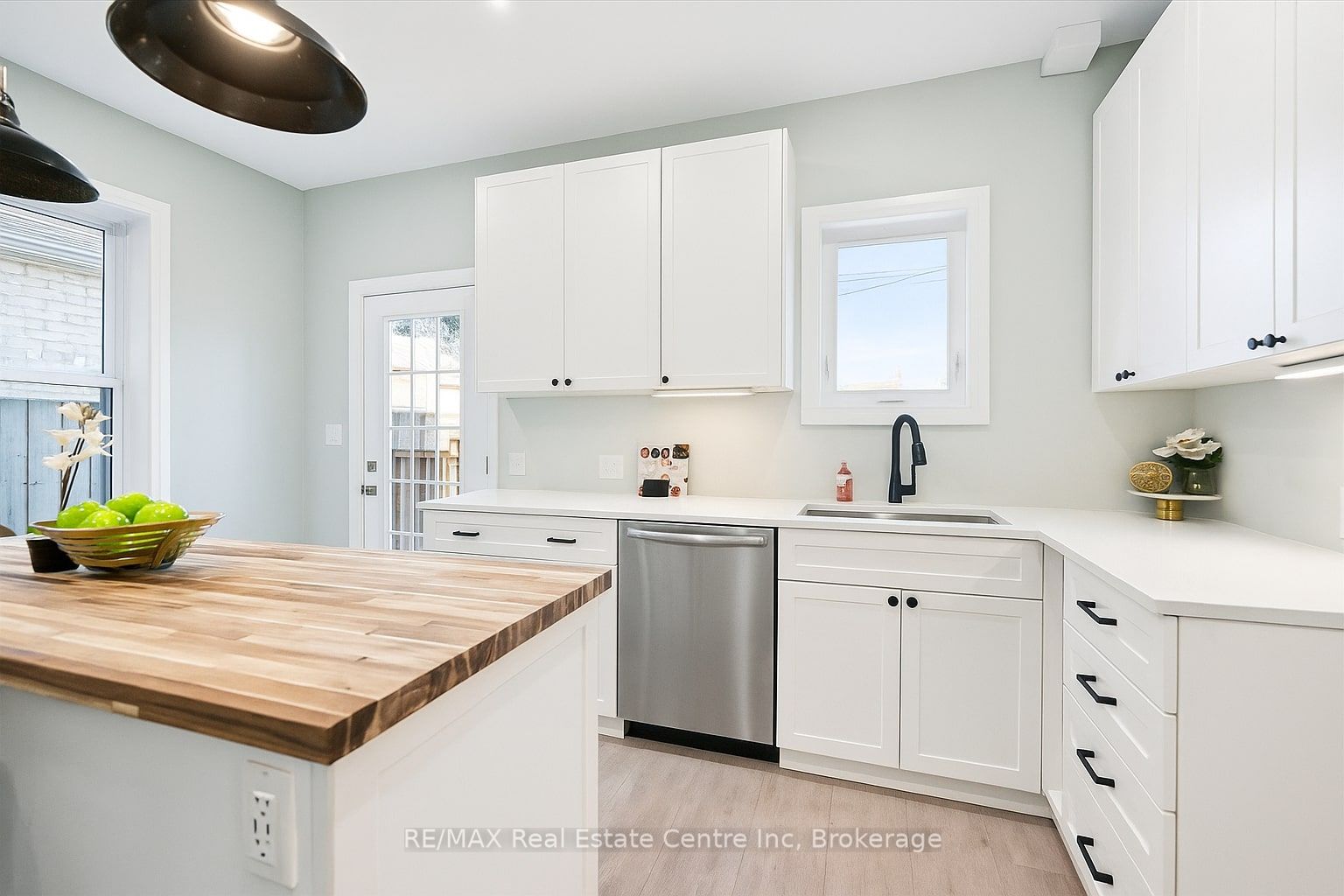 68 Spruce Street Property Photo 8