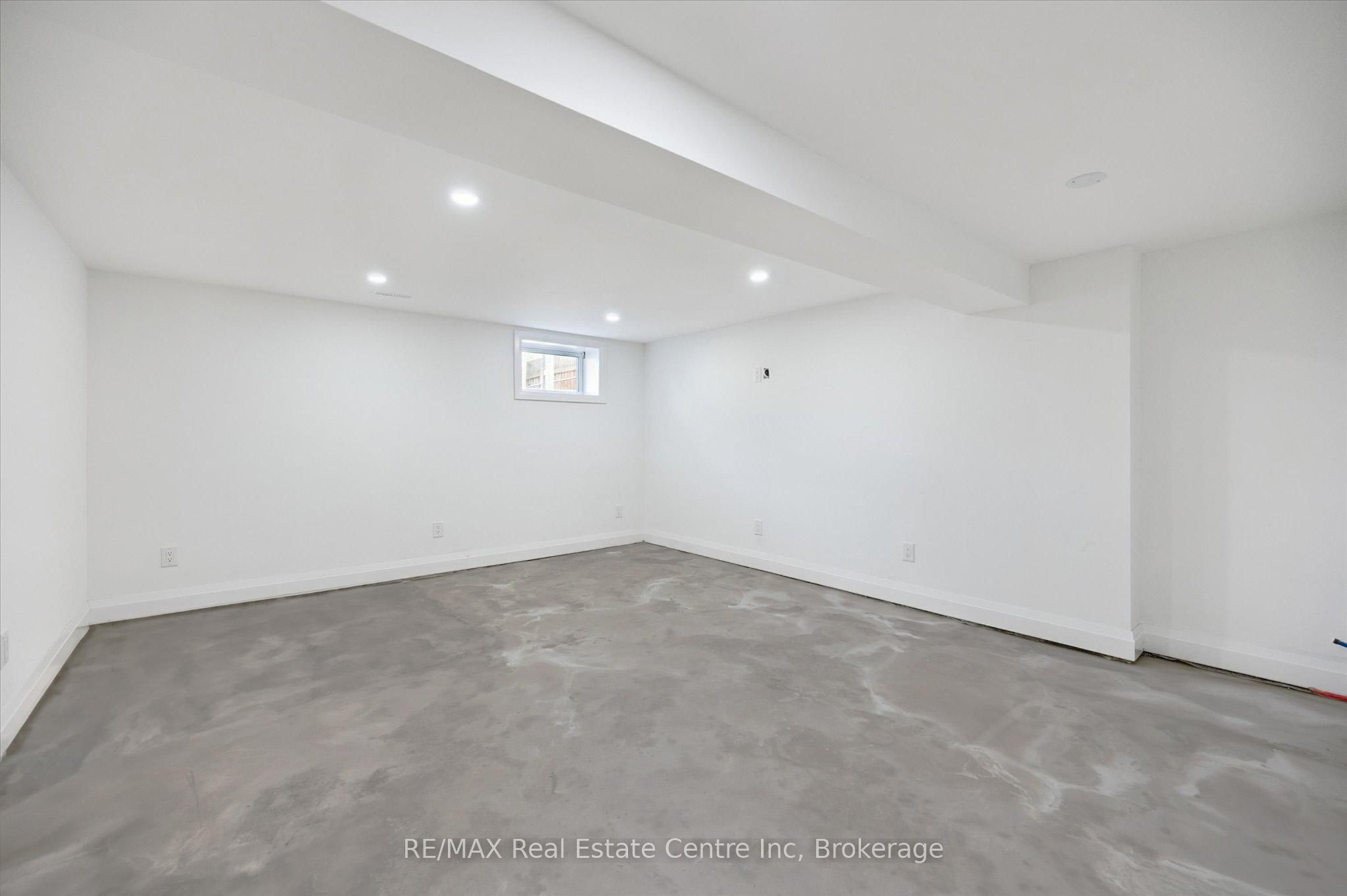 68 Spruce Street Property Photo 14