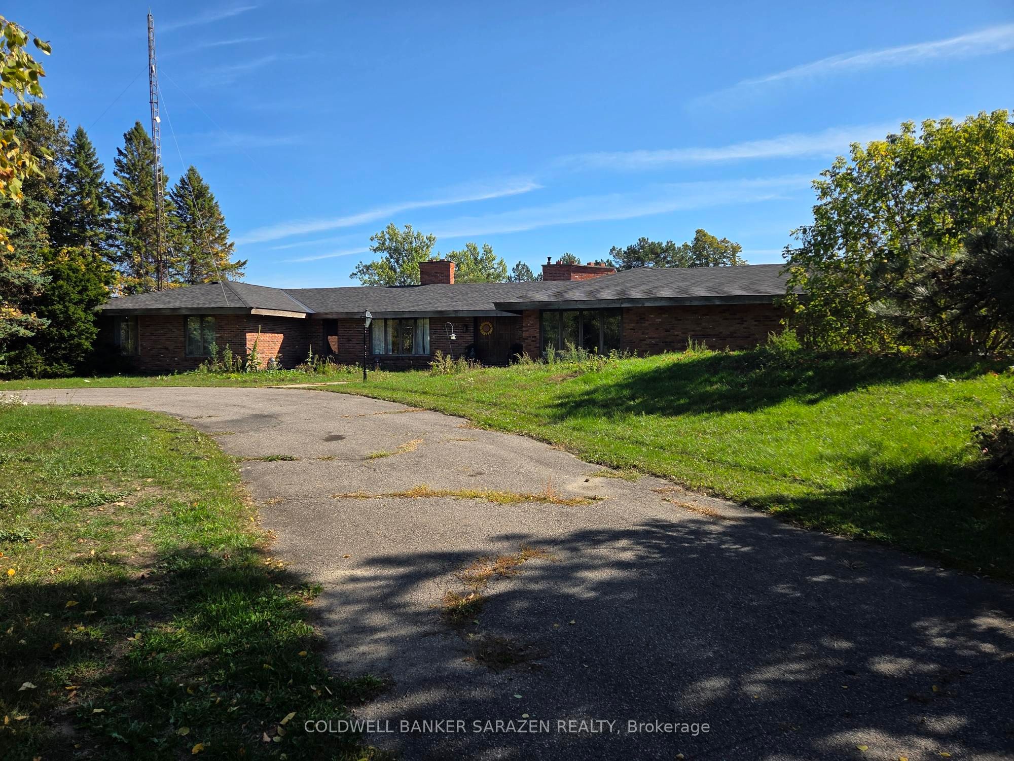5907 E Second Line Road E Property Photo 1