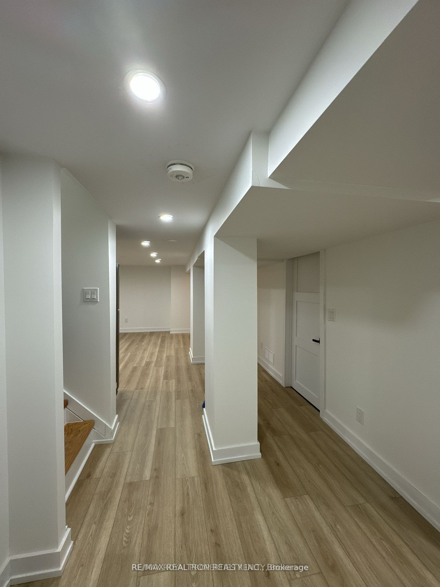 293 E 17th Street Property Photo 10