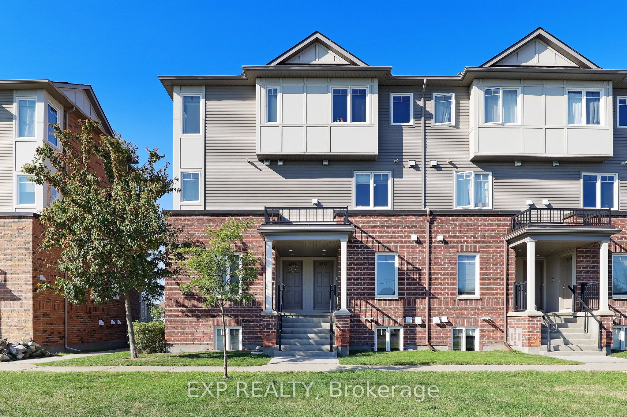 2559 Longfields Drive Property Photo 1