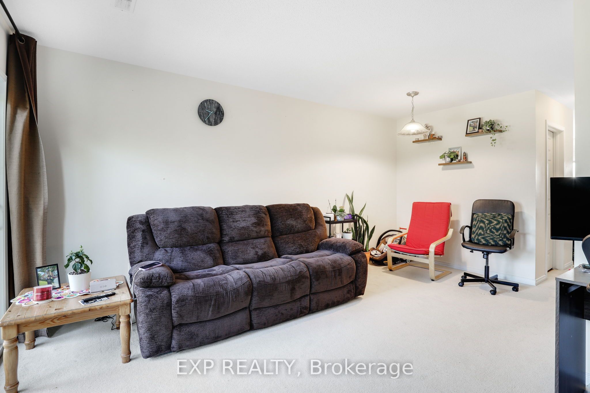 2559 Longfields Drive Property Photo 6