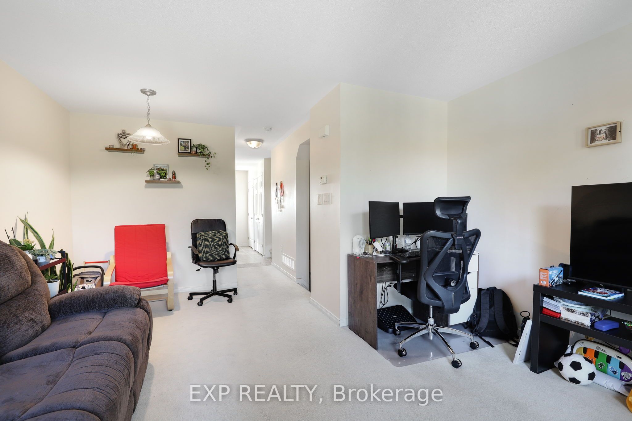 2559 Longfields Drive Property Photo 7