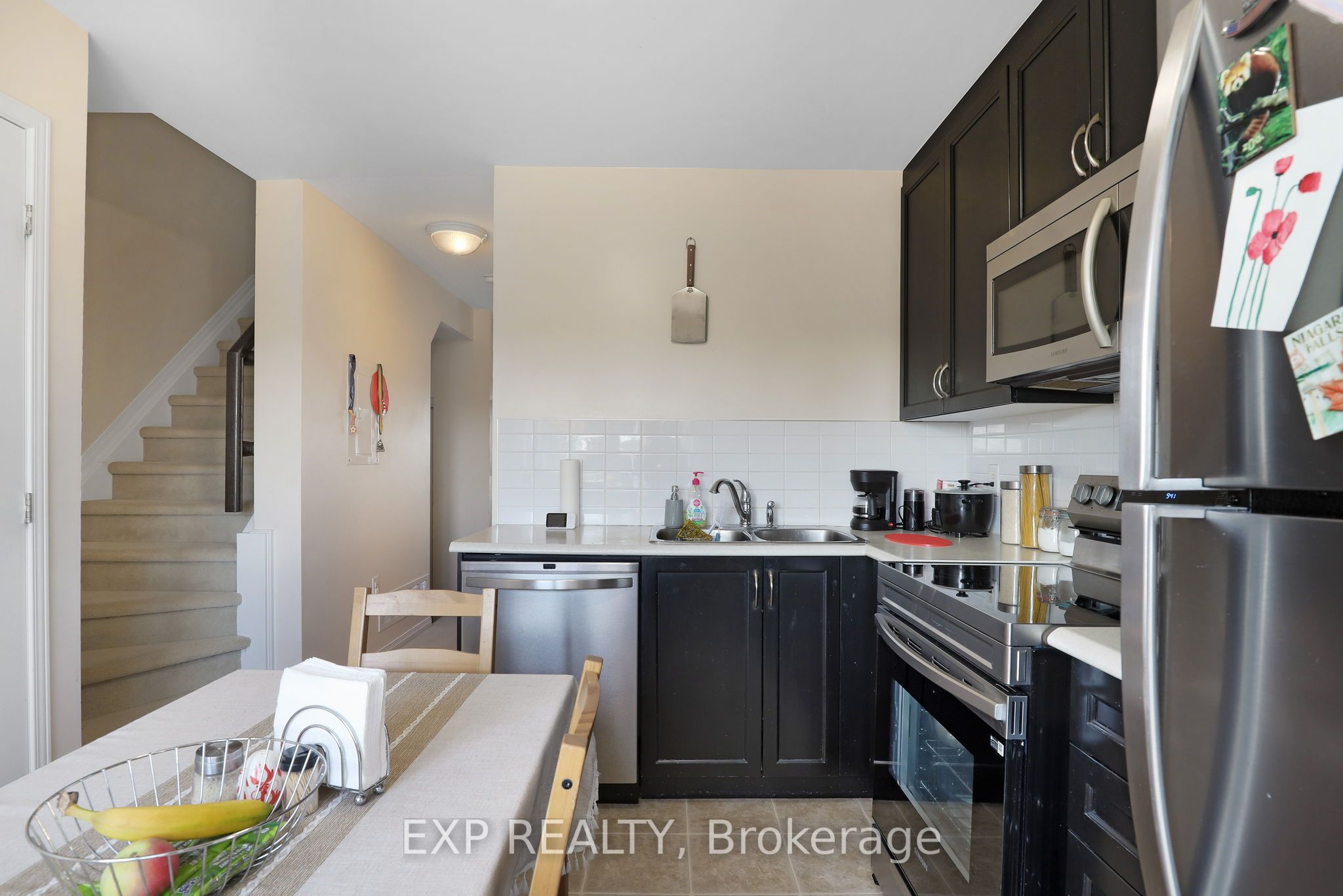 2559 Longfields Drive Property Photo 10