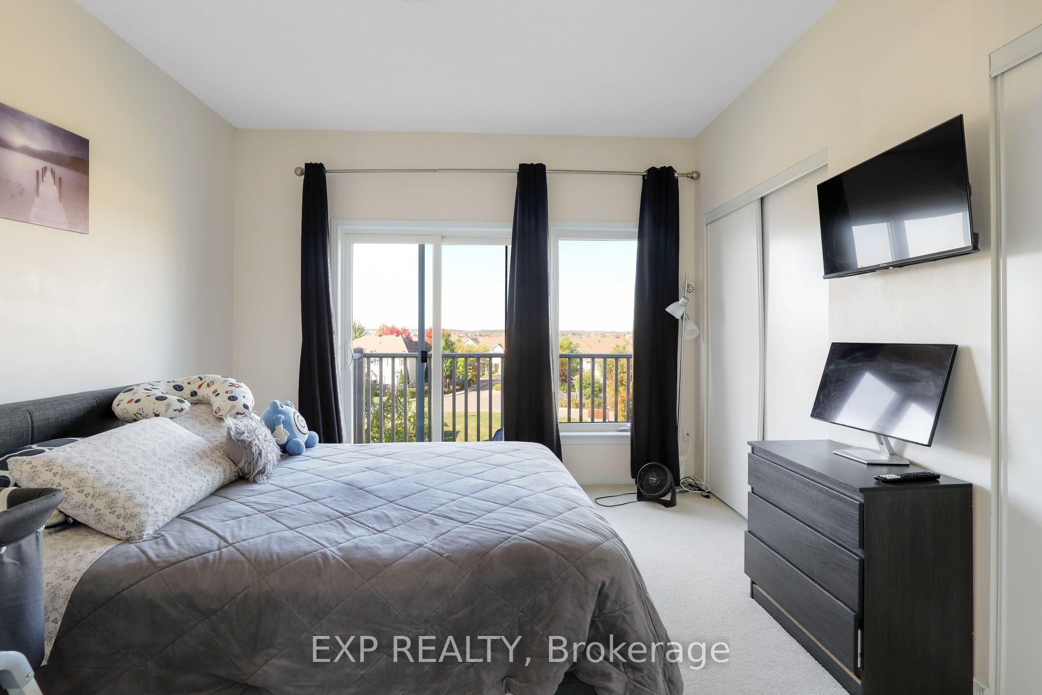 2559 Longfields Drive Property Photo 13