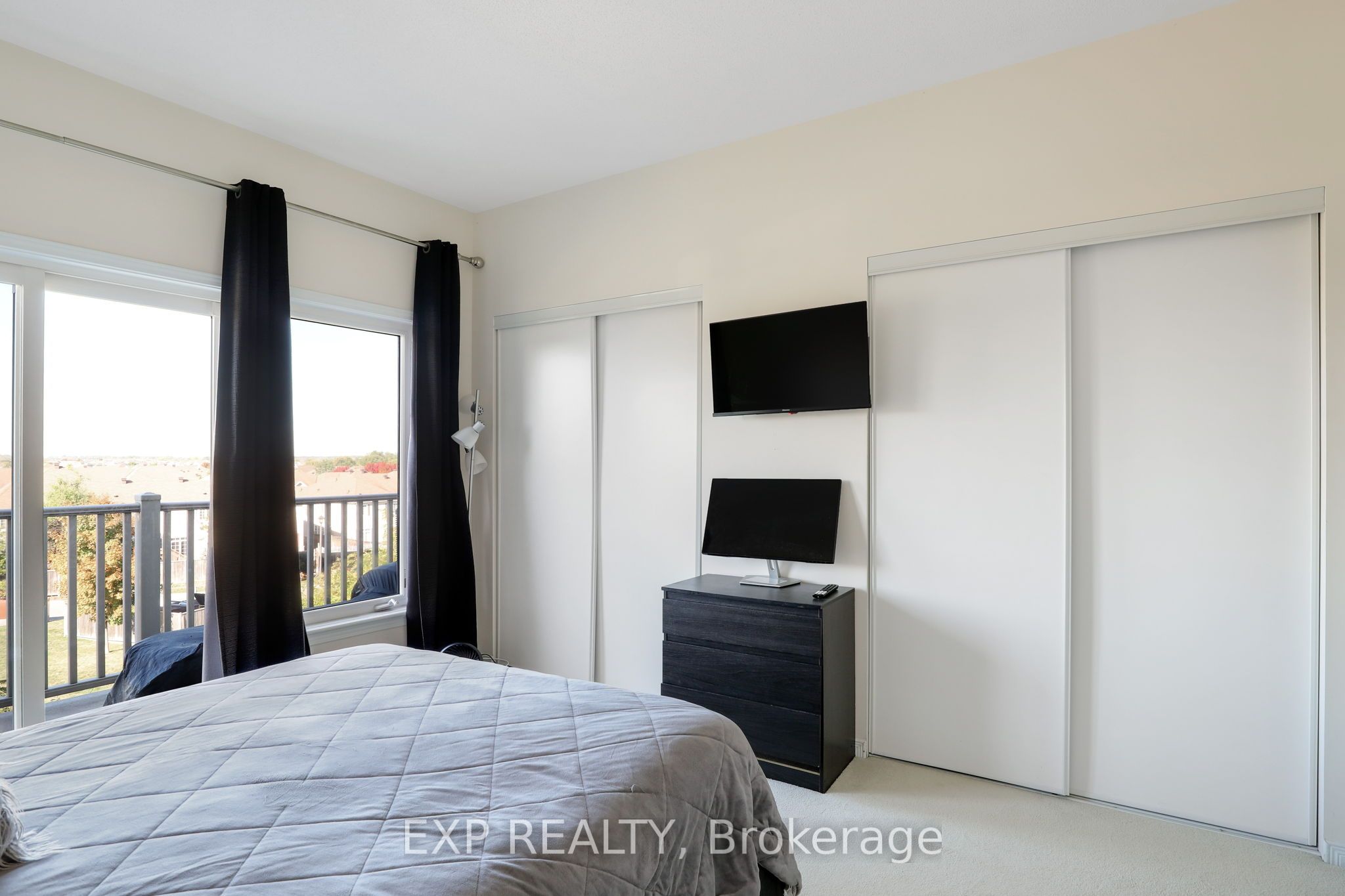 2559 Longfields Drive Property Photo 14