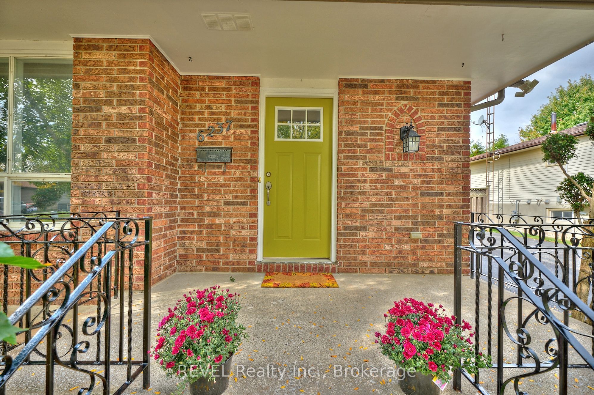 6237 Monterey Avenue Property Photo 4