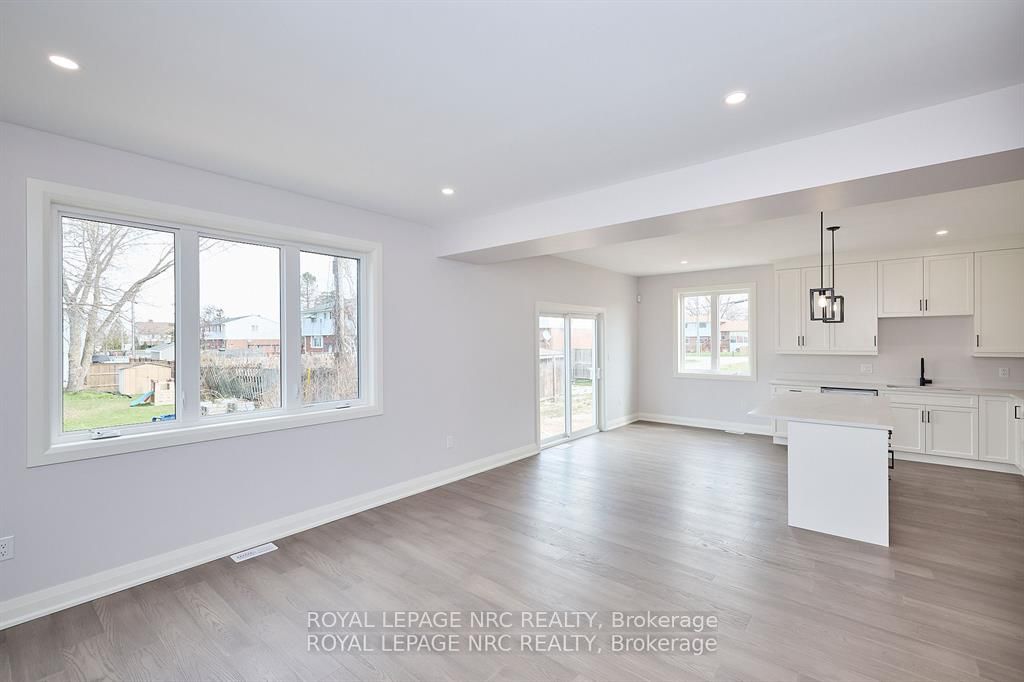 195 Hodgkins Ave Property Photo 12