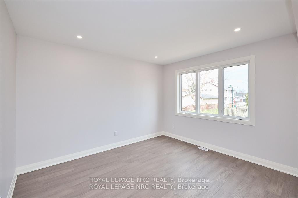 195 Hodgkins Ave Property Photo 13