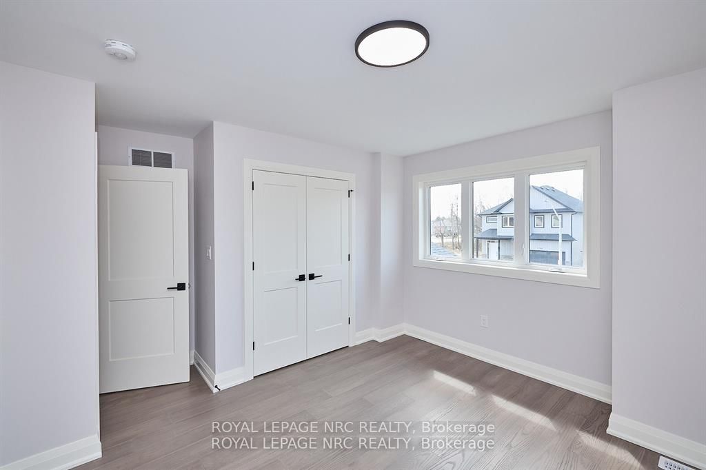 195 Hodgkins Ave Property Photo 17