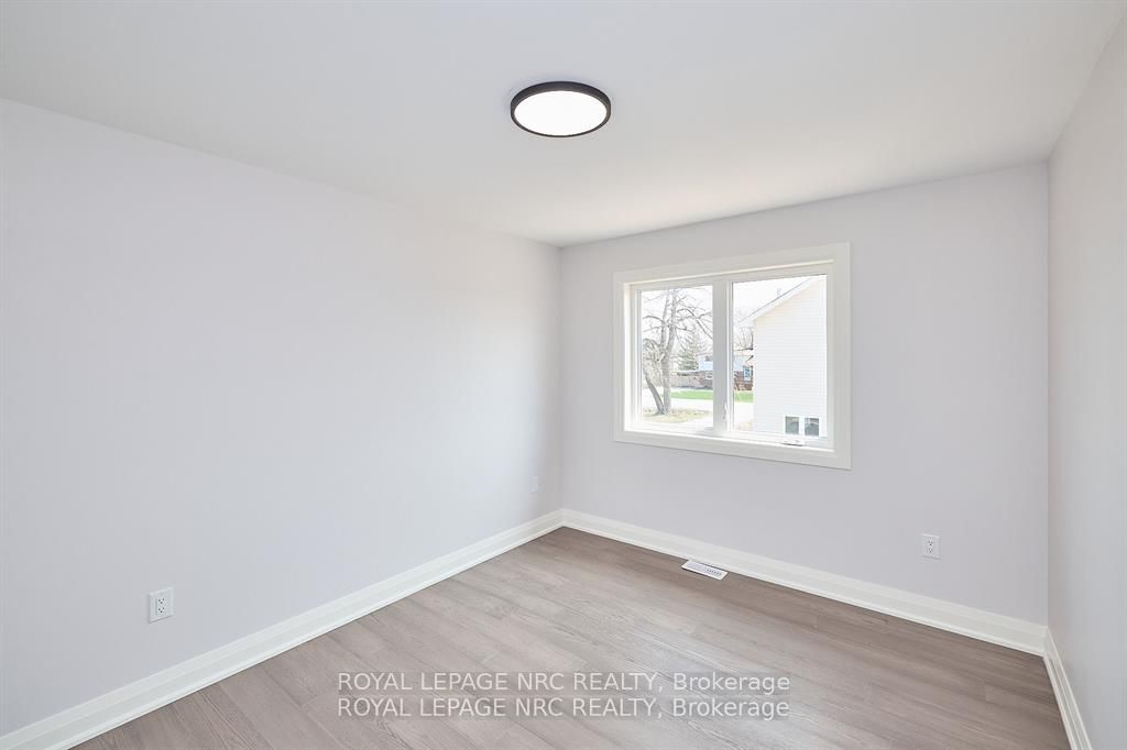 195 Hodgkins Ave Property Photo 20