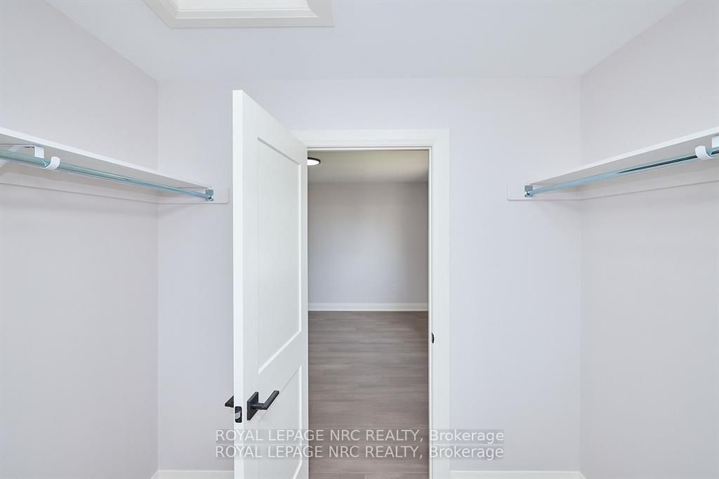 195 Hodgkins Ave Property Photo 27