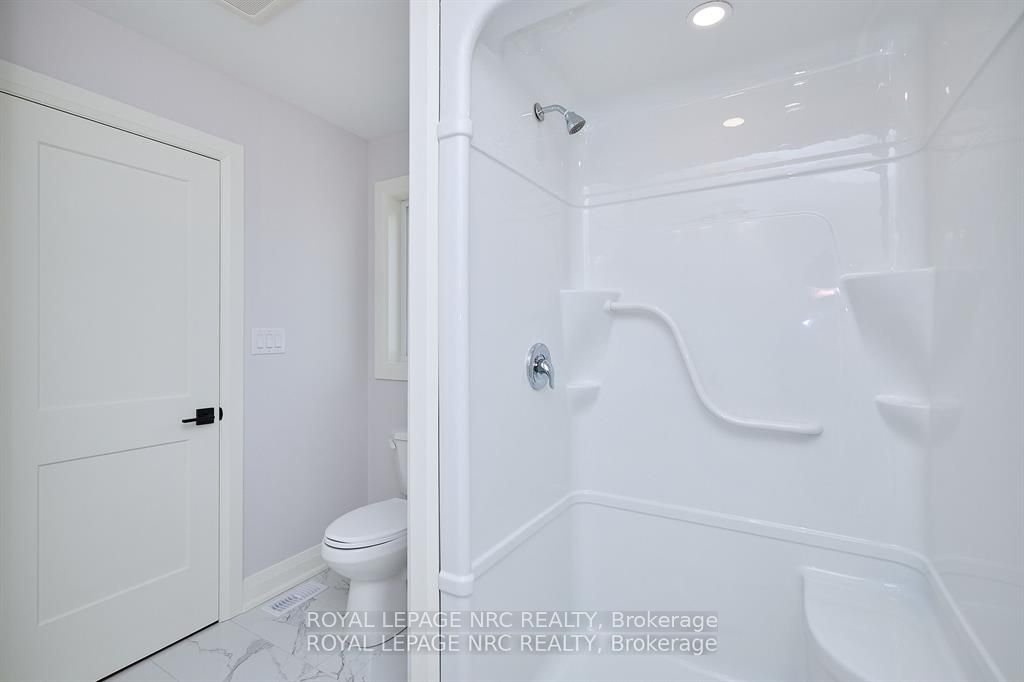 195 Hodgkins Ave Property Photo 29