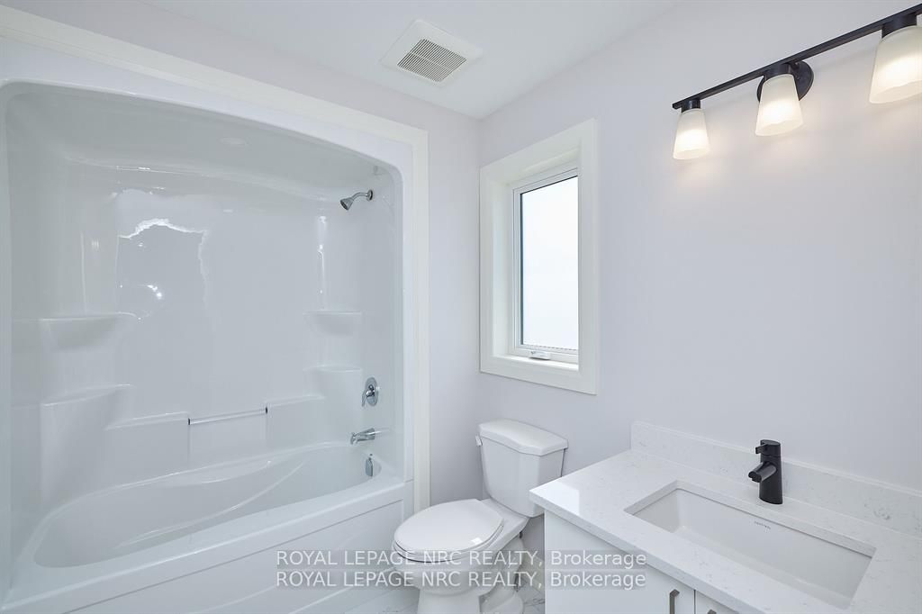 195 Hodgkins Ave Property Photo 30