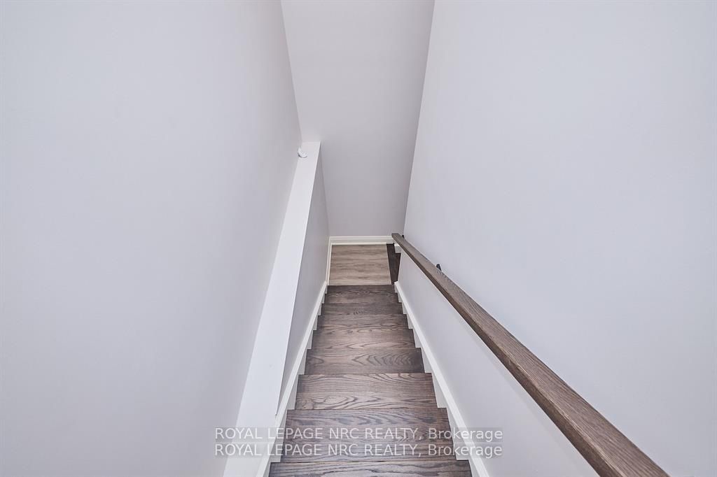 195 Hodgkins Ave Property Photo 31